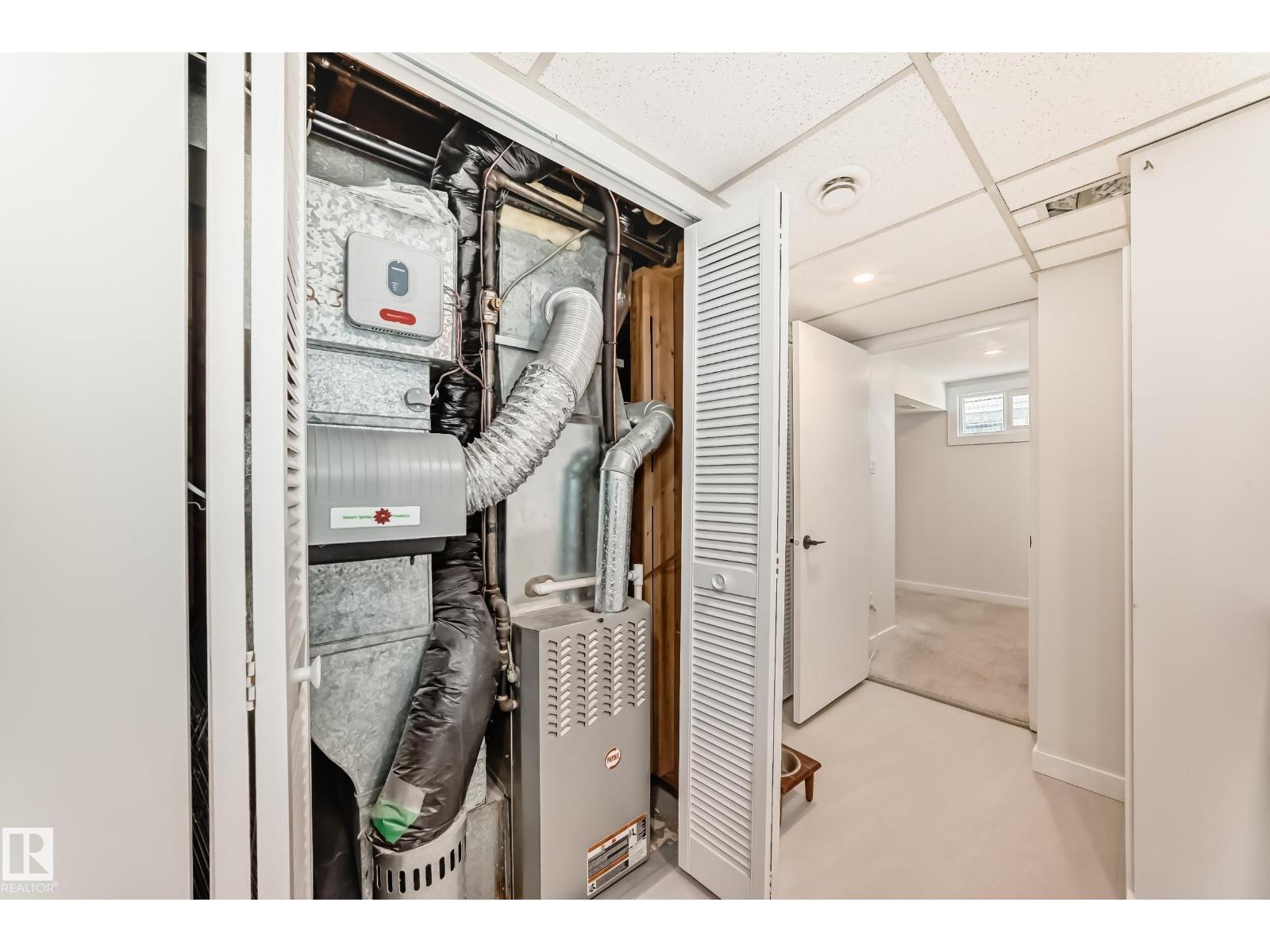 9323 70 Av Nw, Edmonton, Alberta