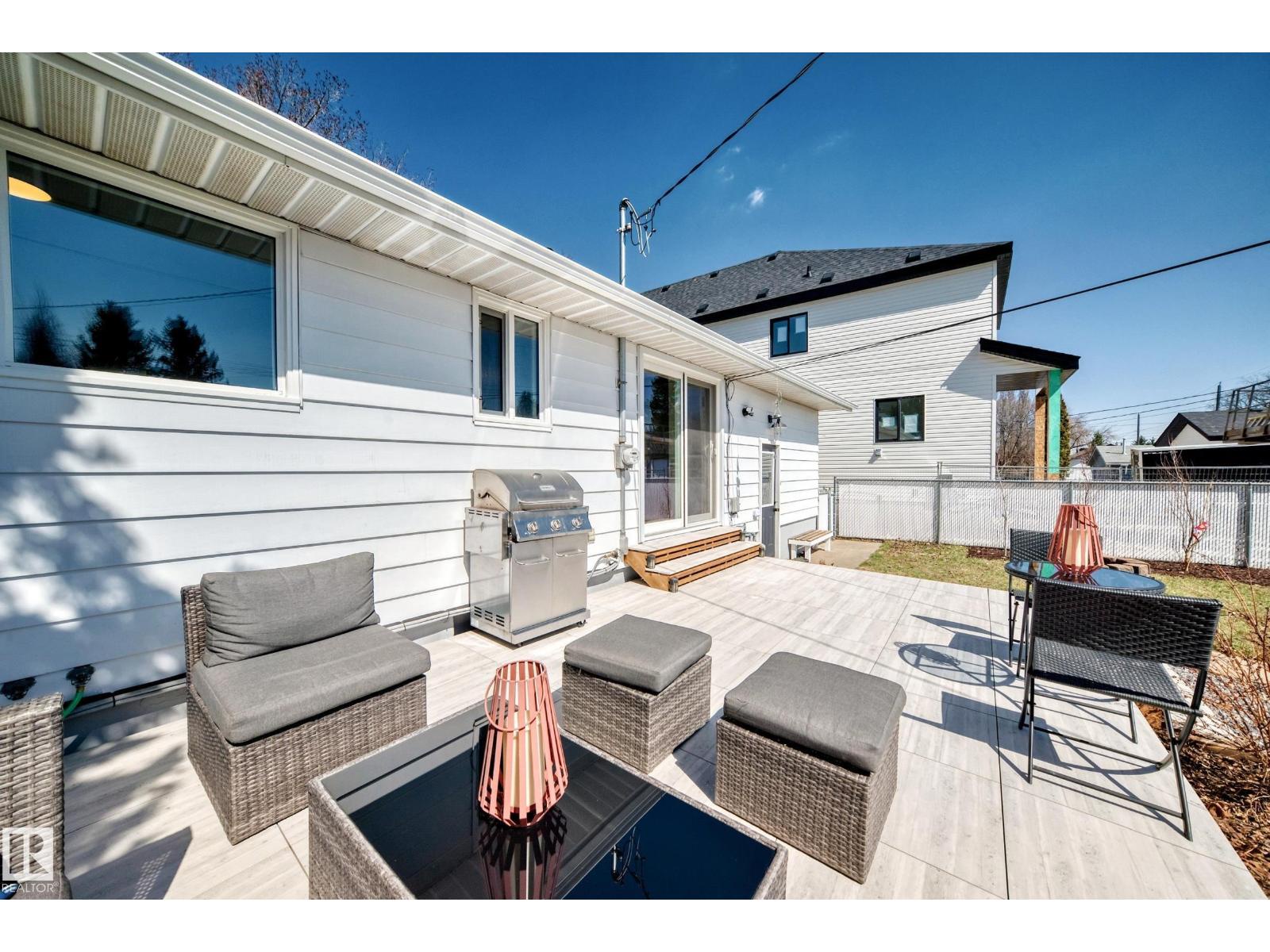 9323 70 Av Nw, Edmonton, Alberta