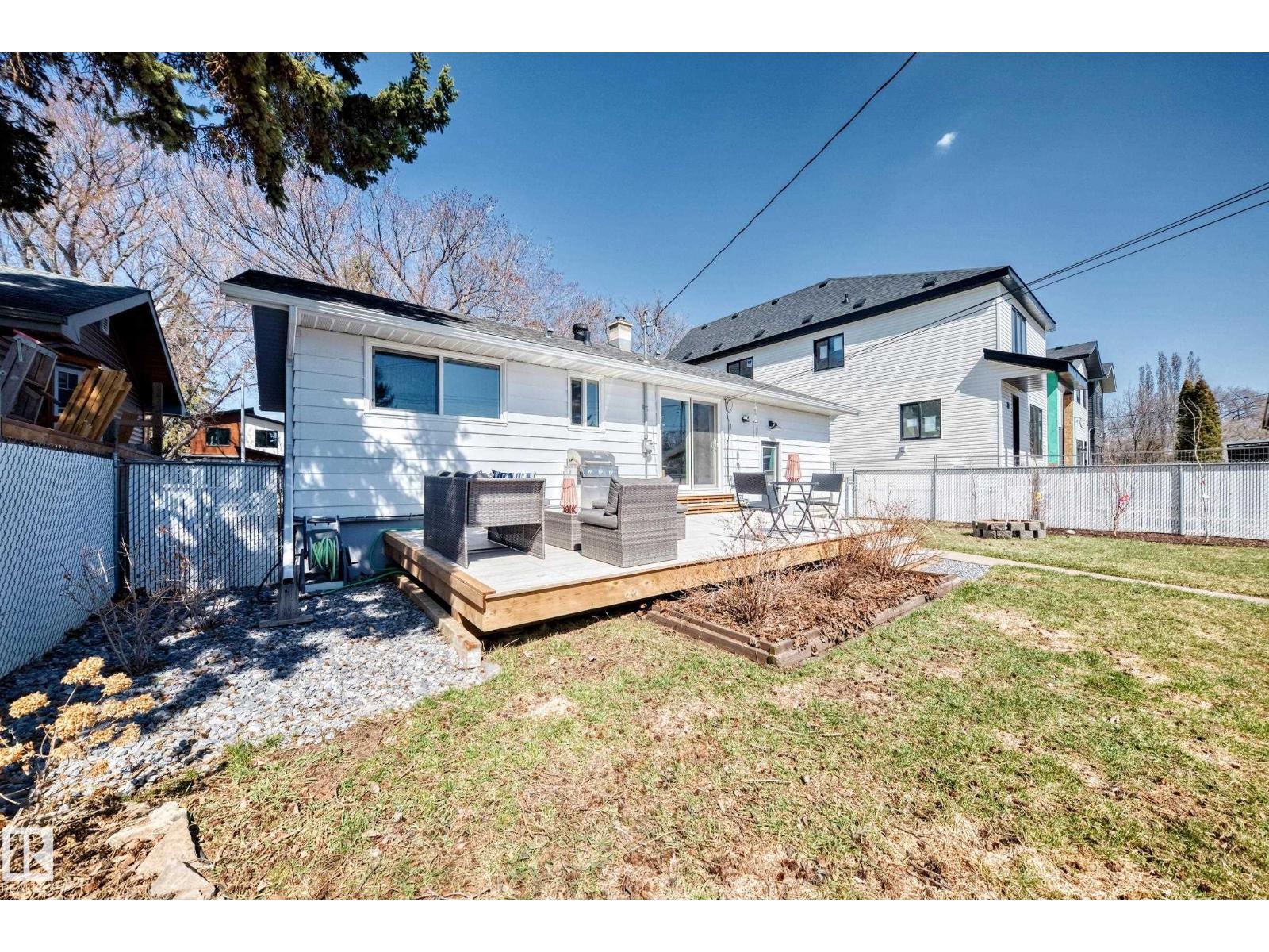 9323 70 Av Nw, Edmonton, Alberta