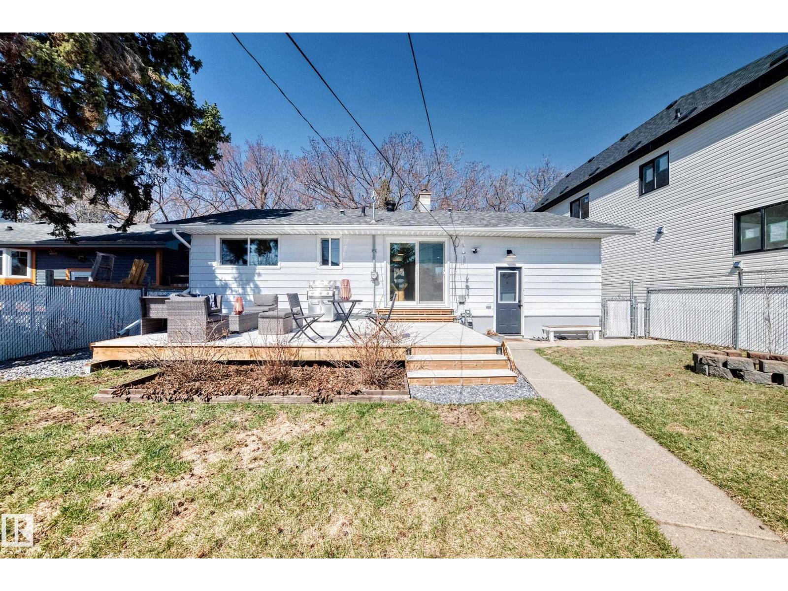 9323 70 Av Nw, Edmonton, Alberta