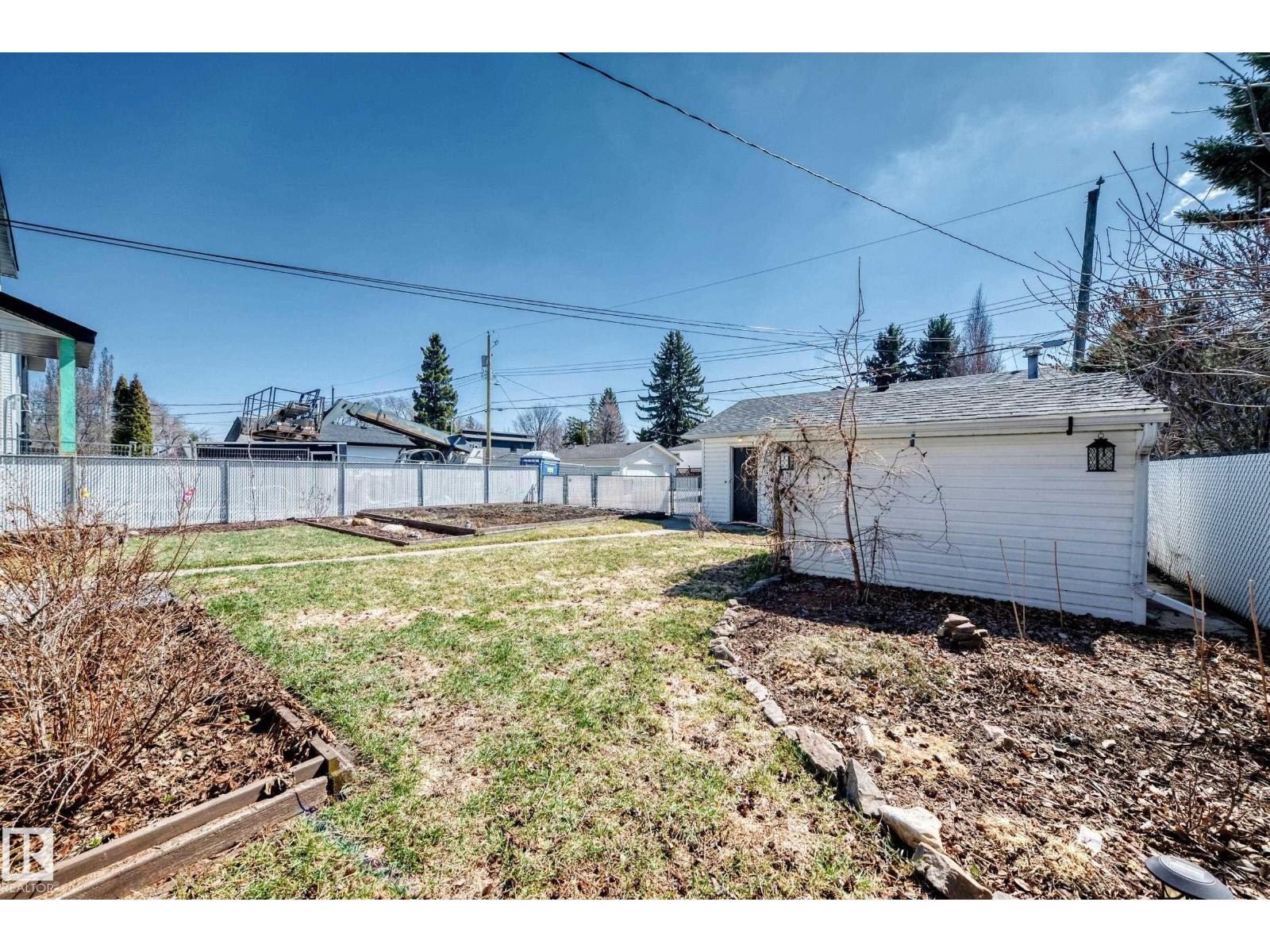 9323 70 Av Nw, Edmonton, Alberta