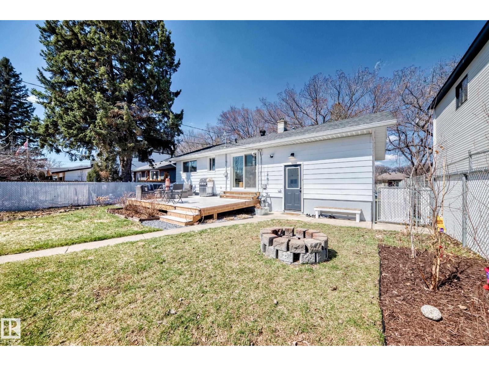9323 70 Av Nw, Edmonton, Alberta