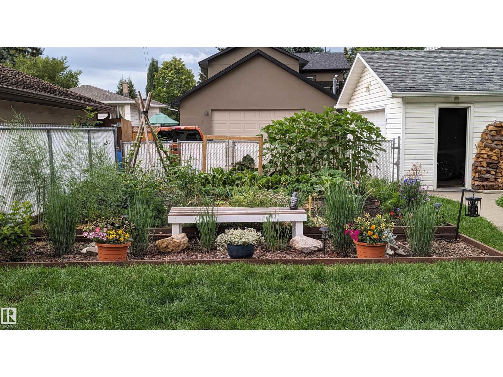 9323 70 Av Nw, Edmonton, Alberta