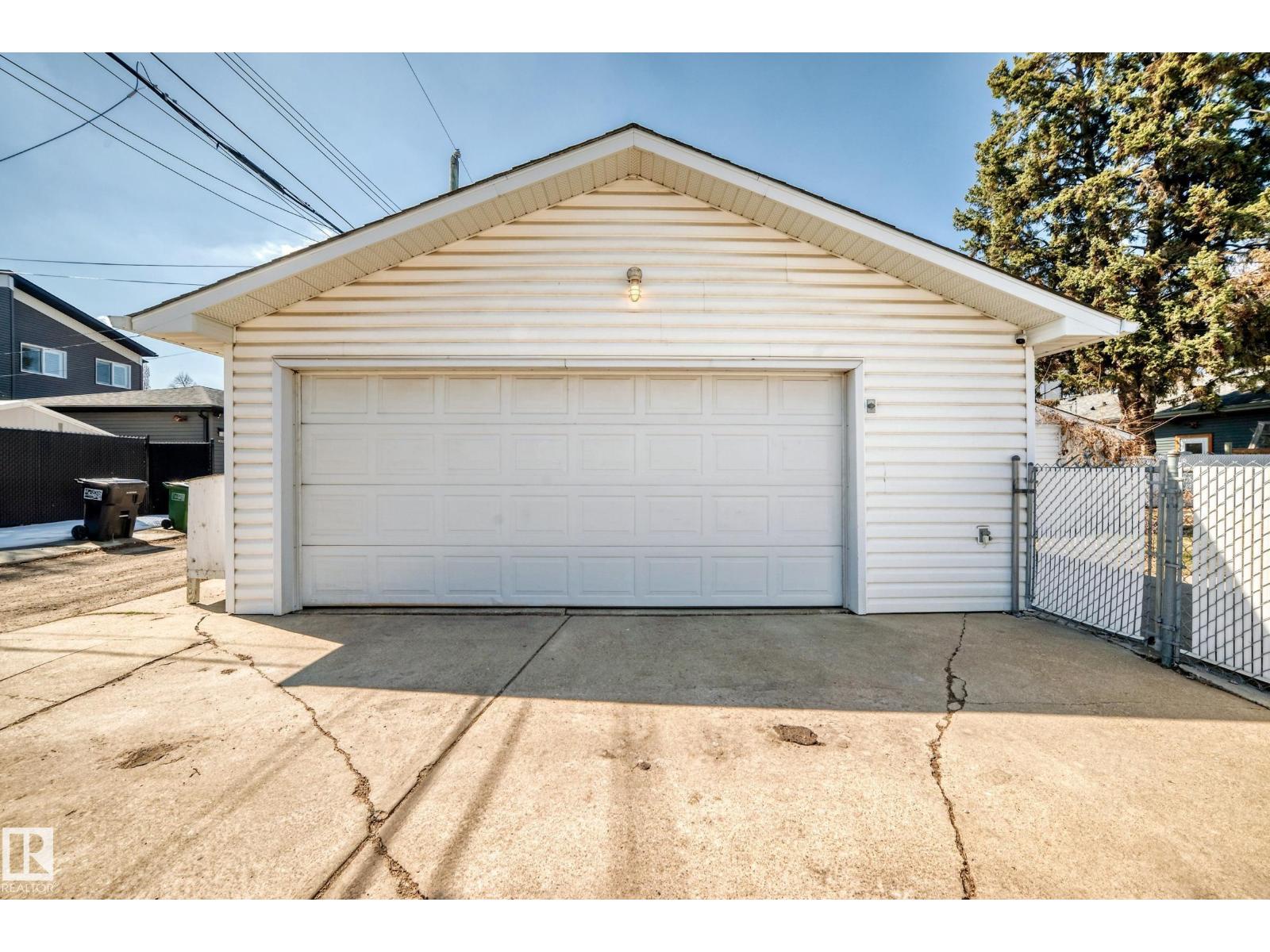 9323 70 Av Nw, Edmonton, Alberta