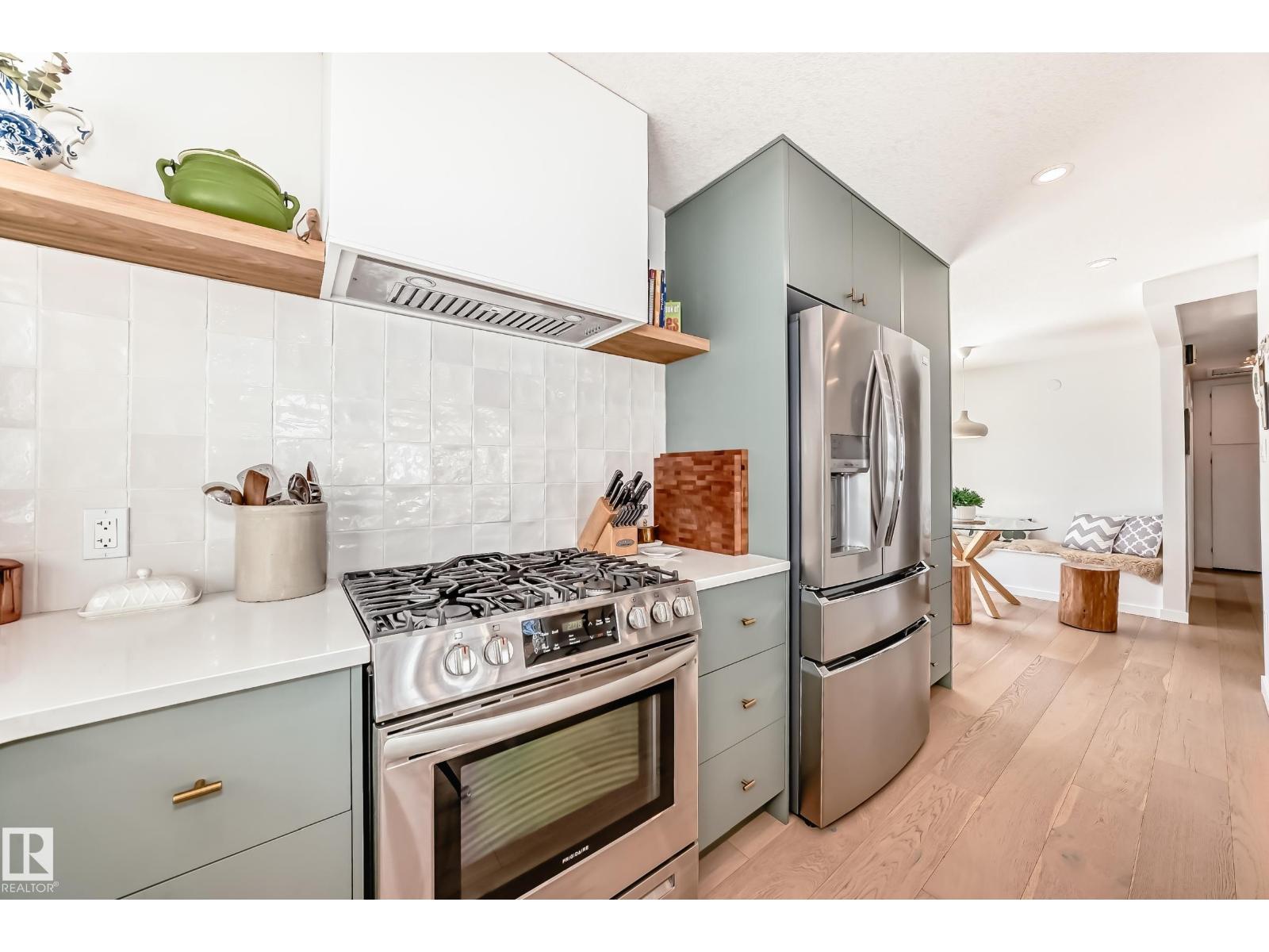 9323 70 Av Nw, Edmonton, Alberta