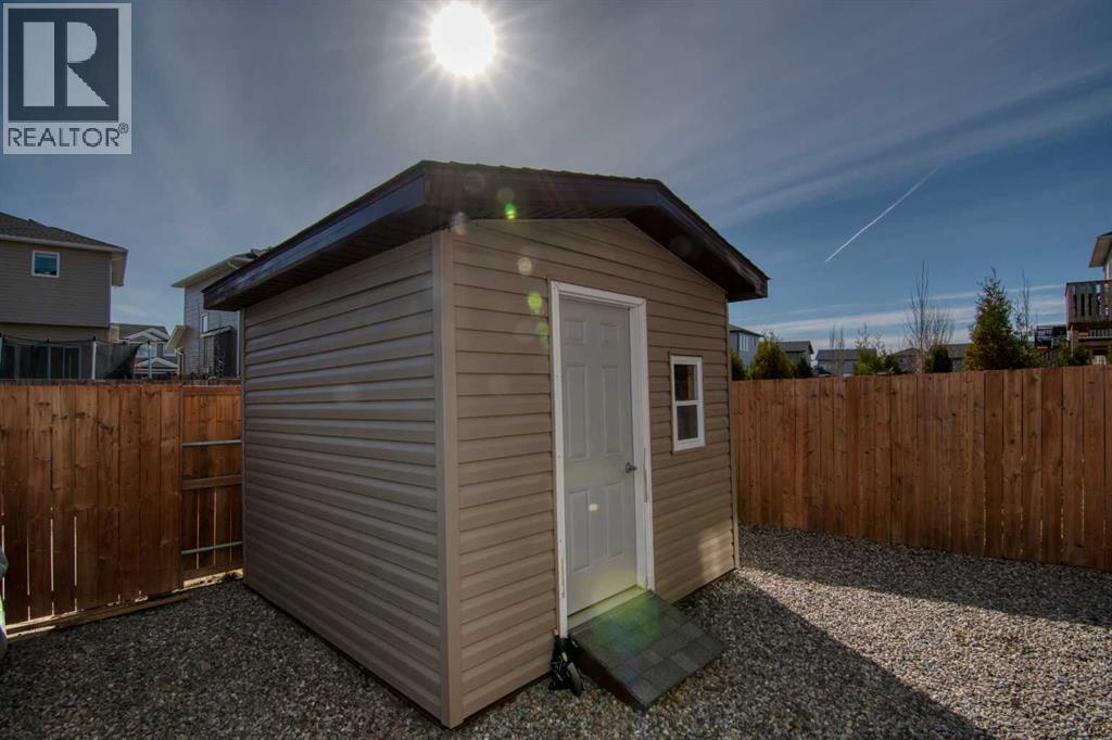 559 Moonlight Lane W, Lethbridge, Alberta