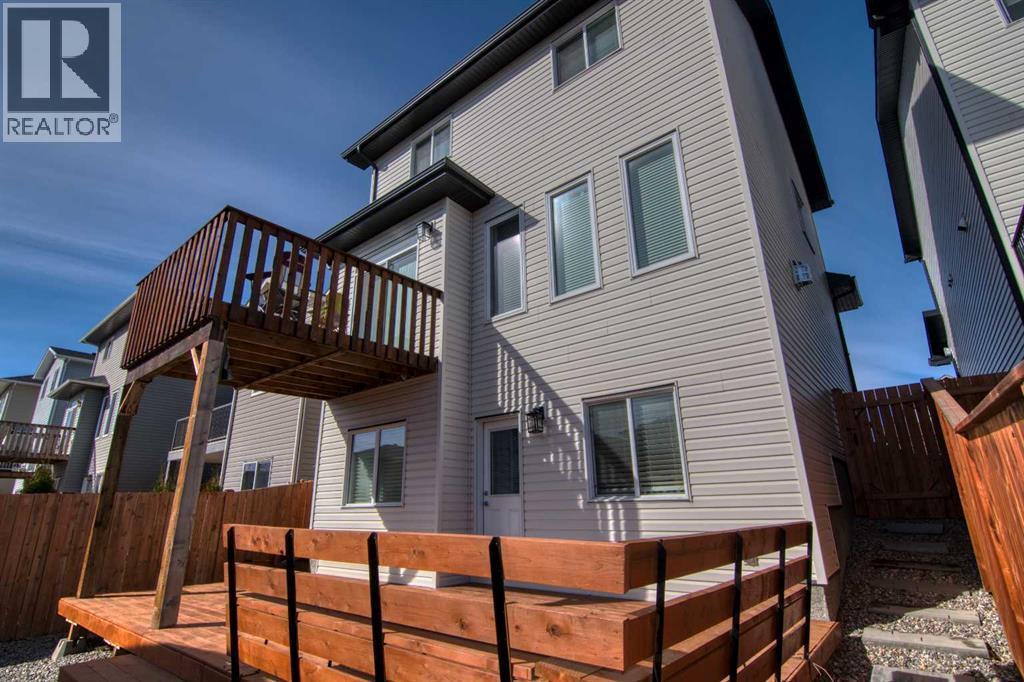 559 Moonlight Lane W, Lethbridge, Alberta
