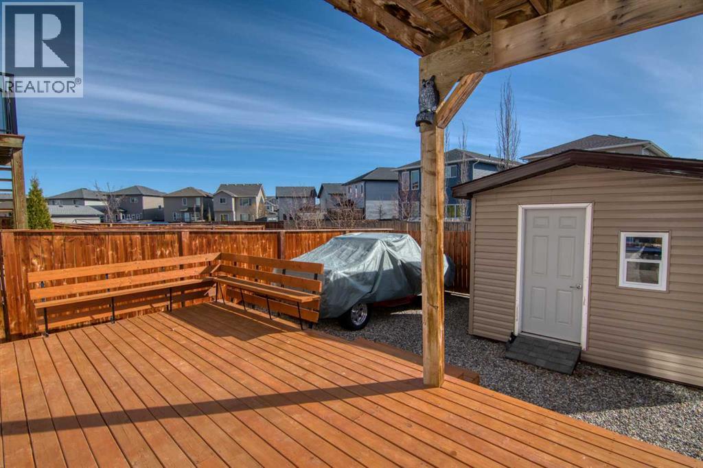559 Moonlight Lane W, Lethbridge, Alberta