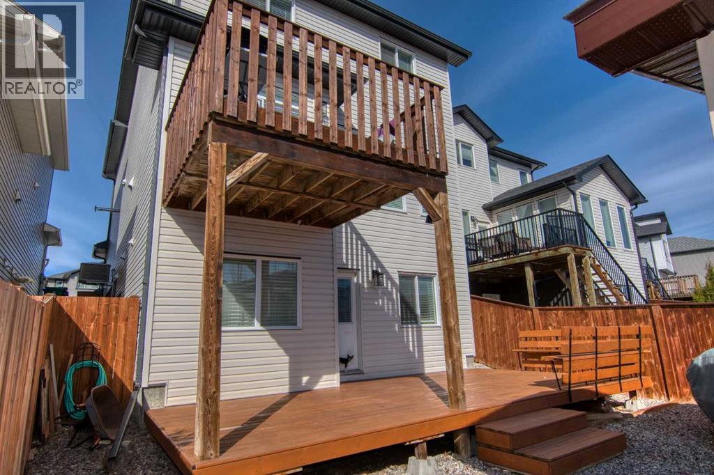 559 Moonlight Lane W, Lethbridge, Alberta