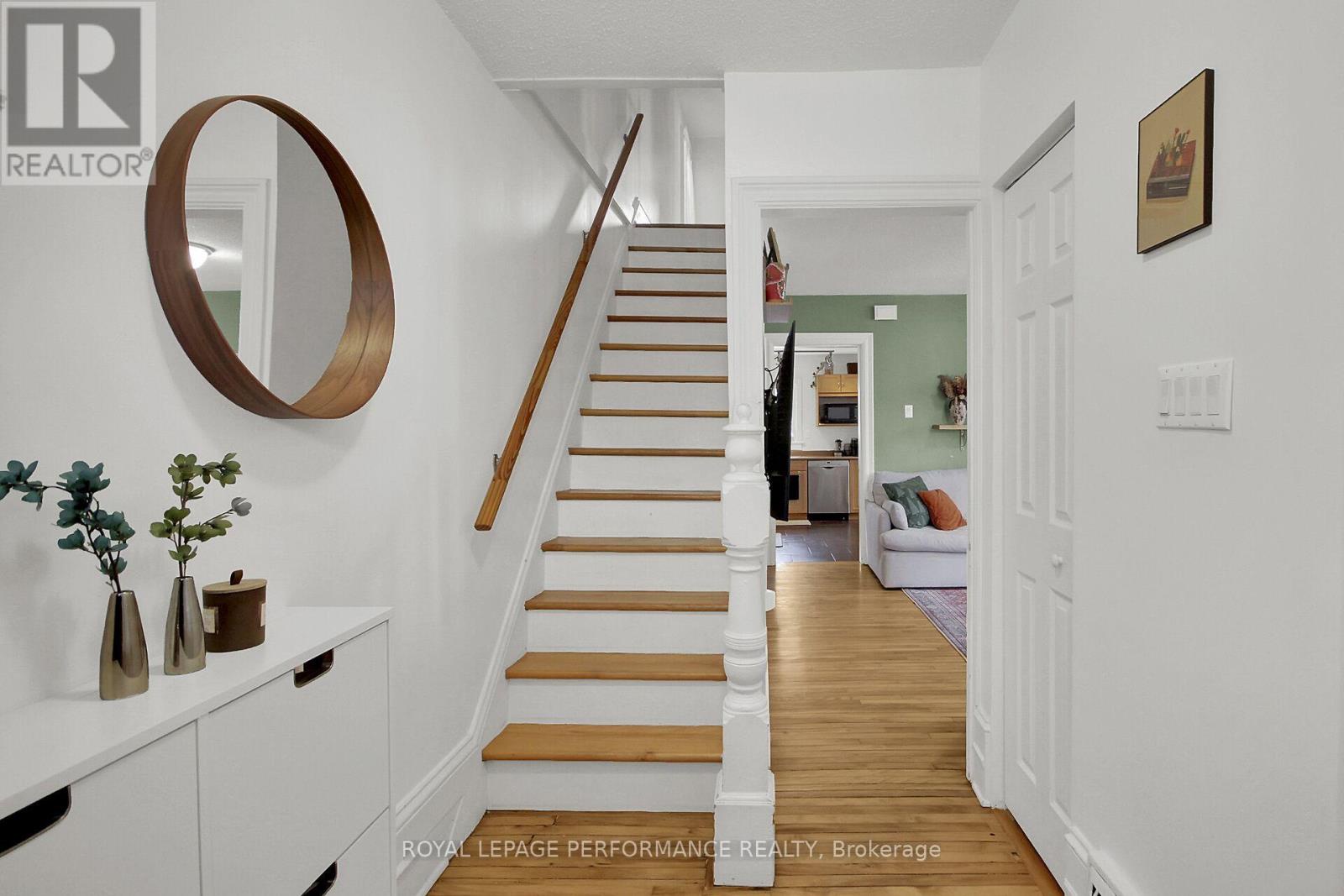 345 Tweedsmuir Avenue, Ottawa, Ontario