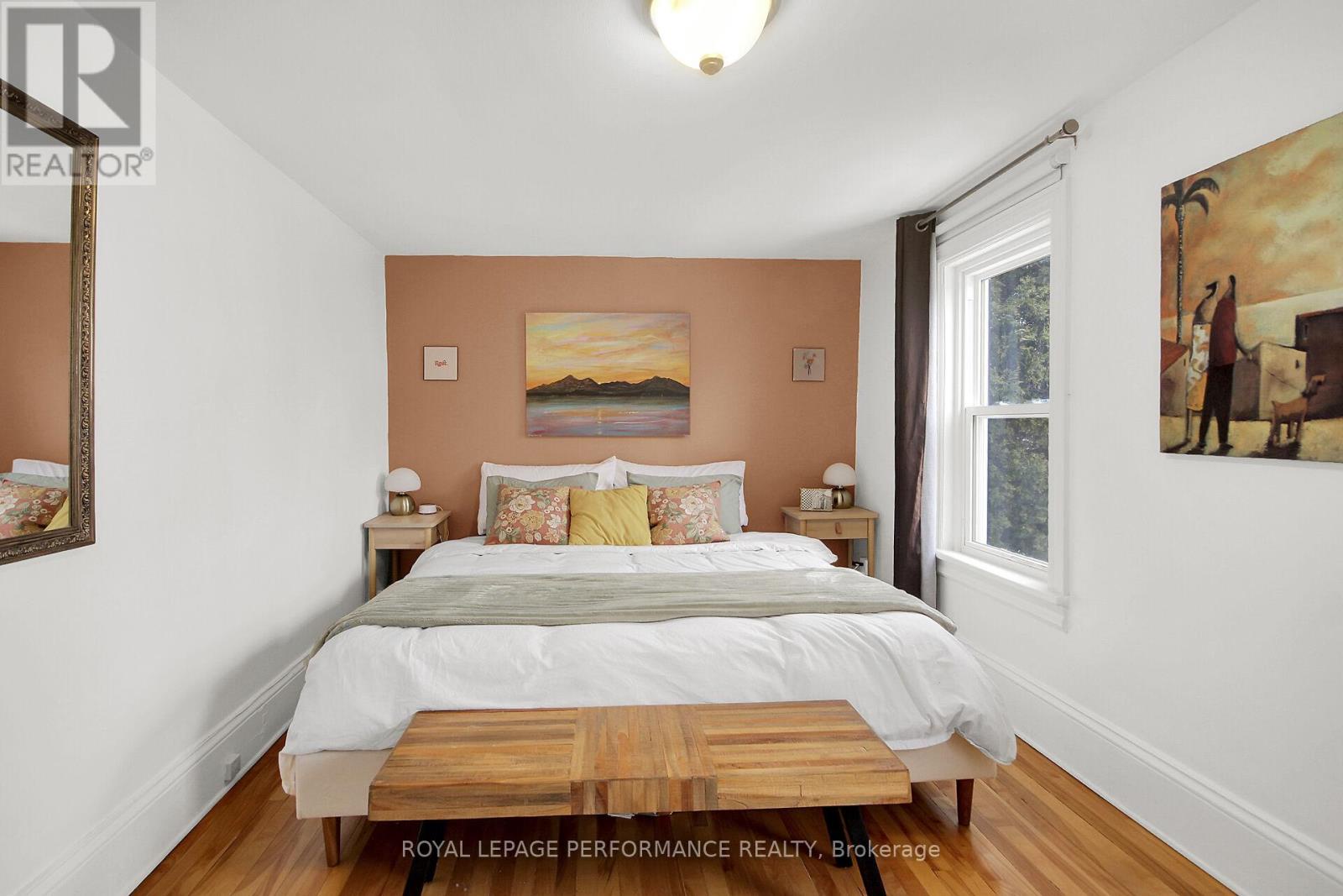 345 Tweedsmuir Avenue, Ottawa, Ontario
