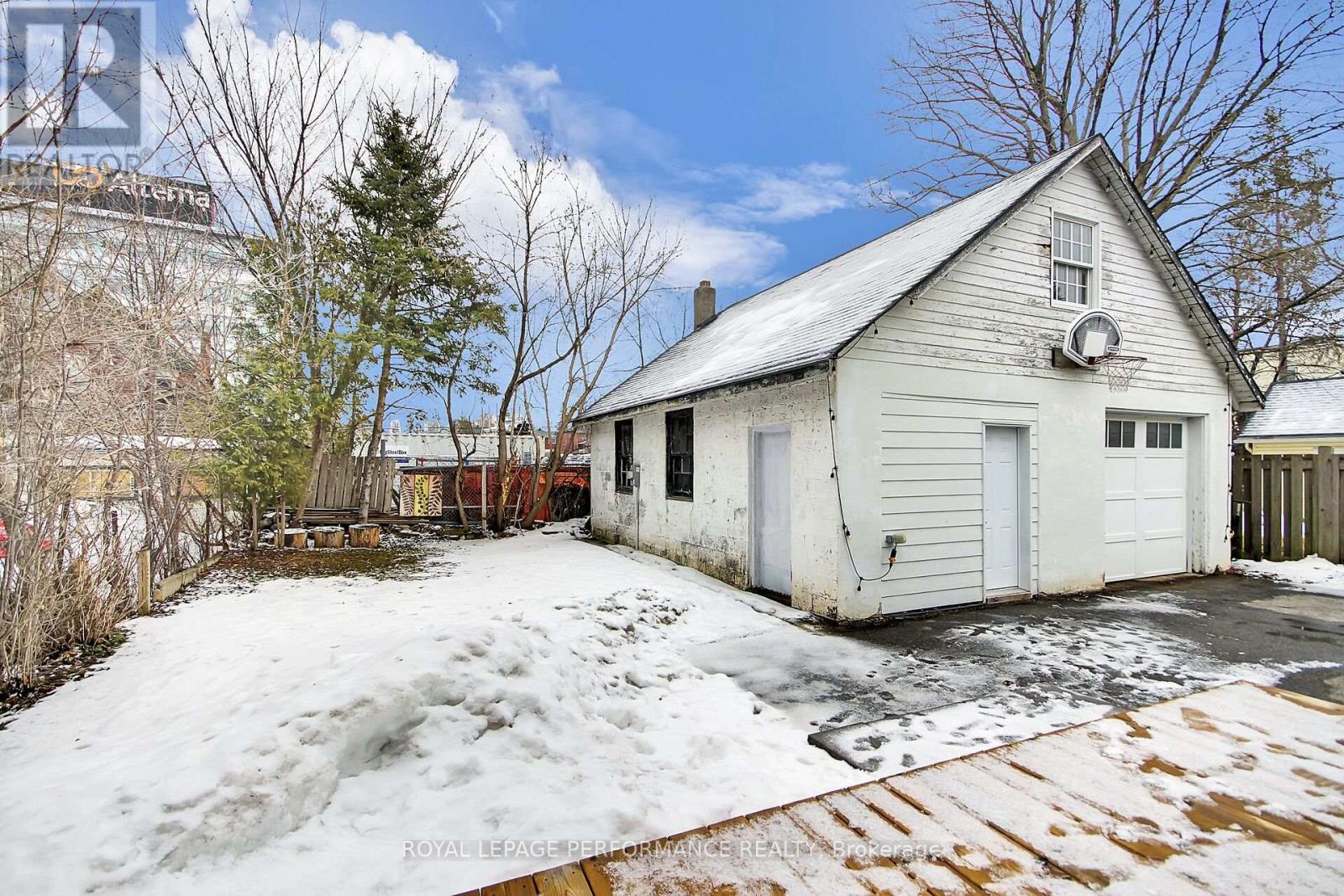345 Tweedsmuir Avenue, Ottawa, Ontario