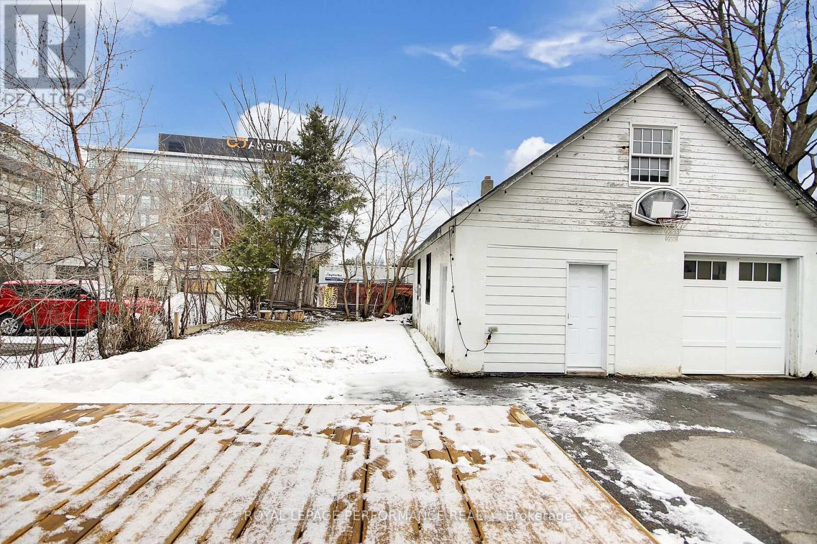 345 Tweedsmuir Avenue, Ottawa, Ontario