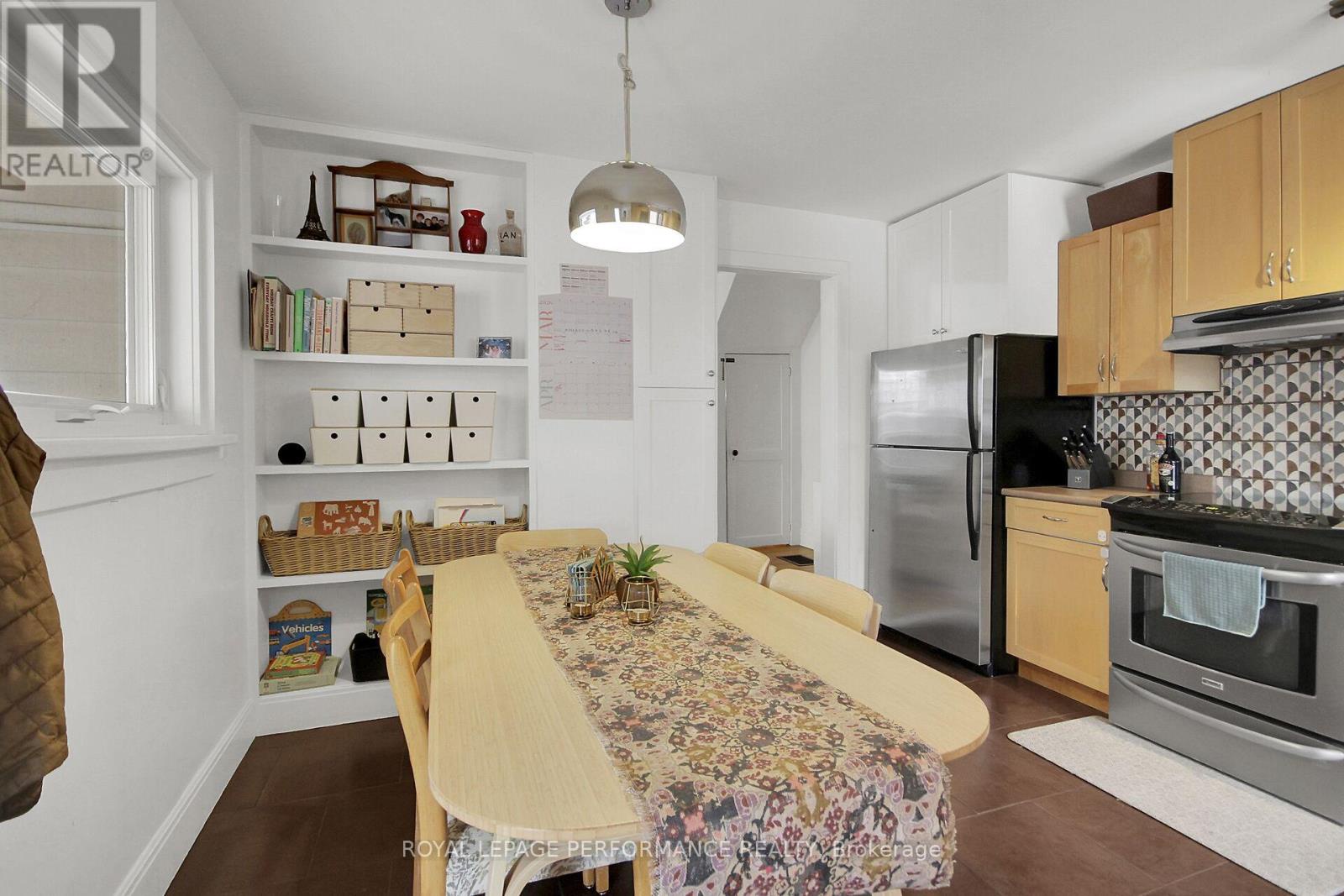 345 Tweedsmuir Avenue, Ottawa, Ontario