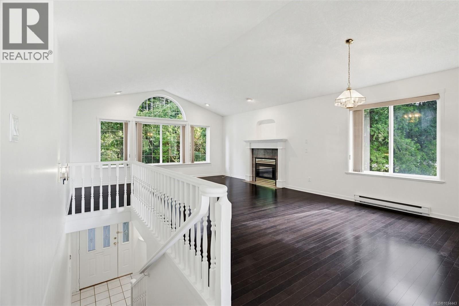 5272 Cordova Bay Rd, Saanich, British Columbia