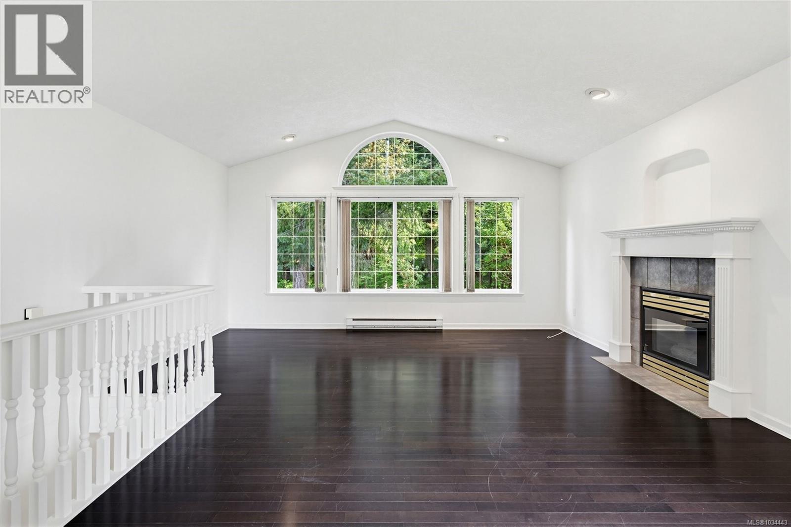 5272 Cordova Bay Rd, Saanich, British Columbia