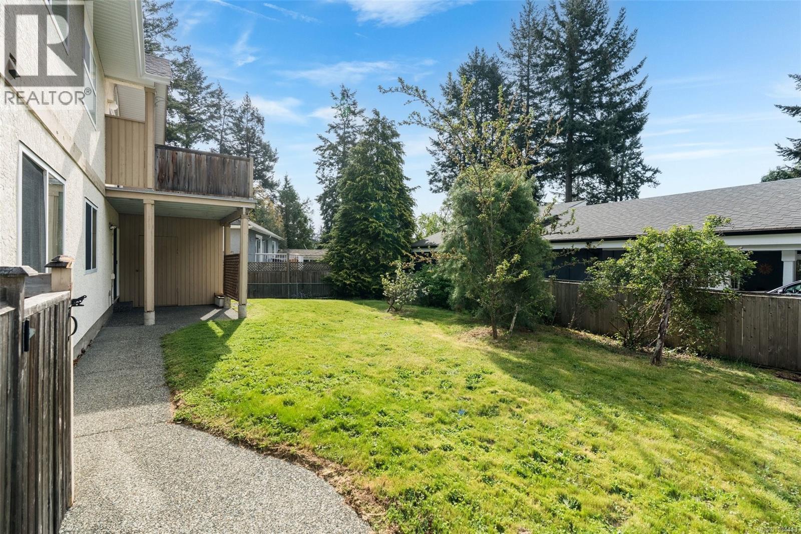 5272 Cordova Bay Rd, Saanich, British Columbia