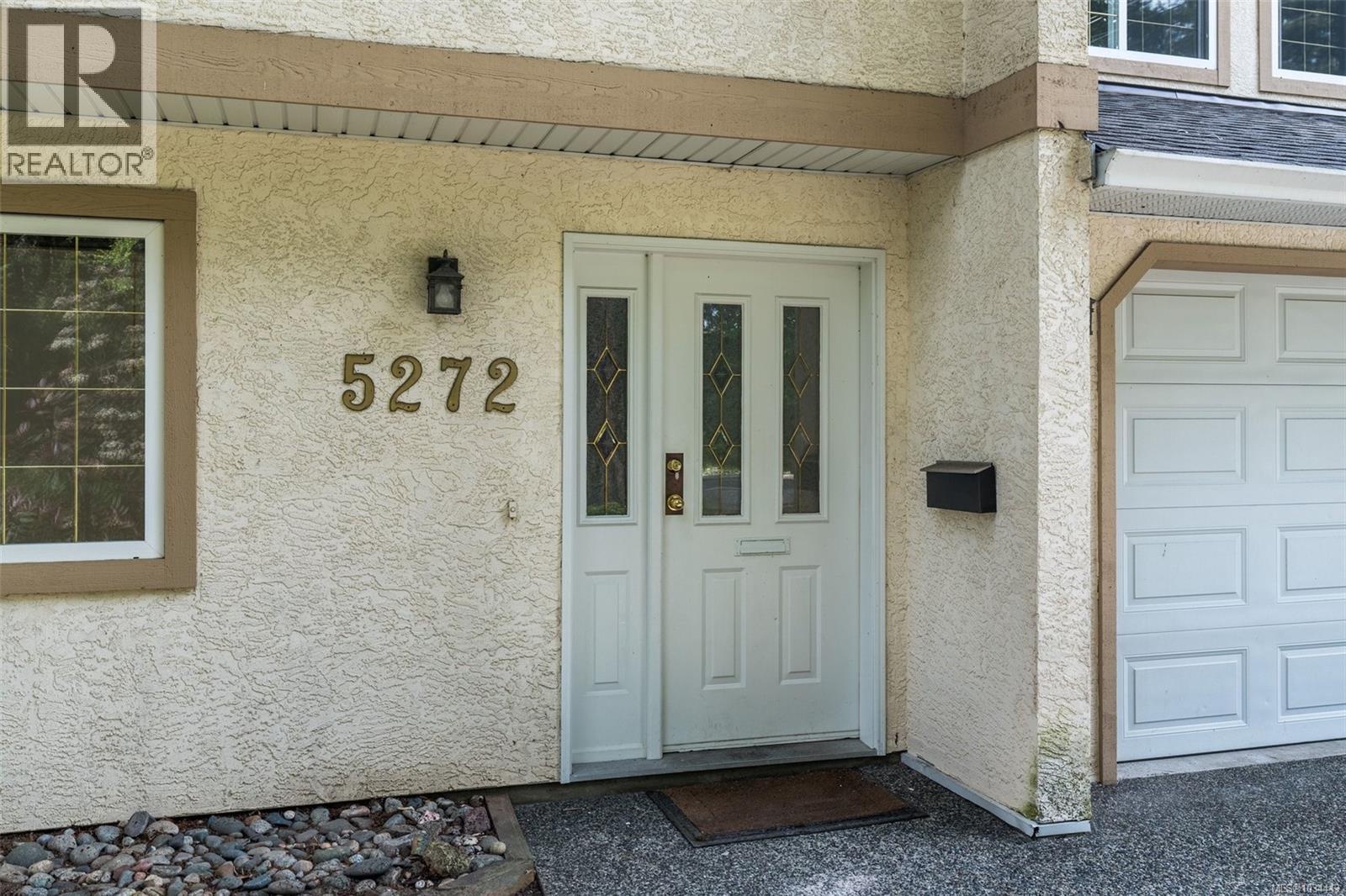 5272 Cordova Bay Rd, Saanich, British Columbia