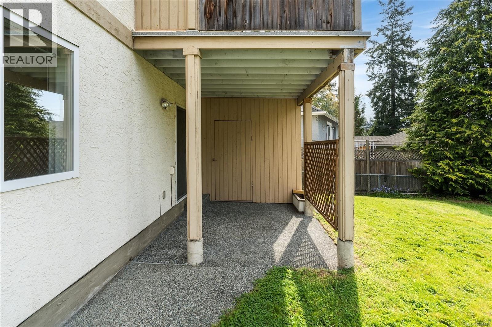 5272 Cordova Bay Rd, Saanich, British Columbia