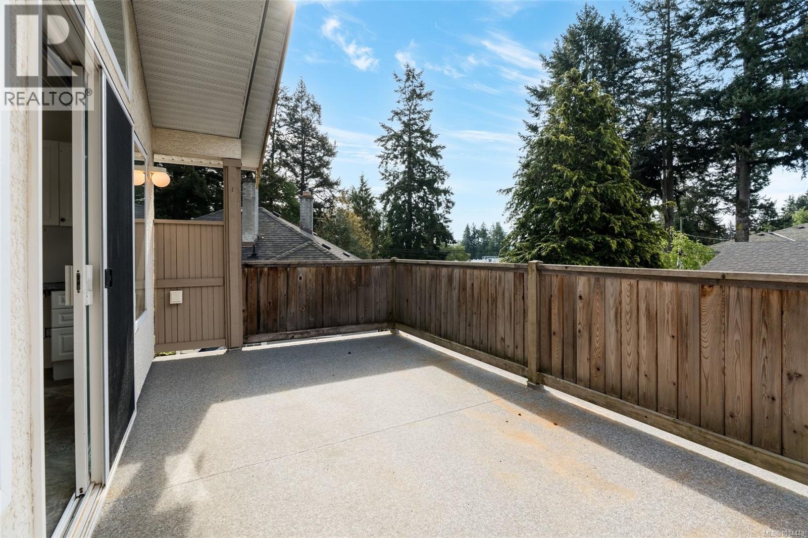 5272 Cordova Bay Rd, Saanich, British Columbia