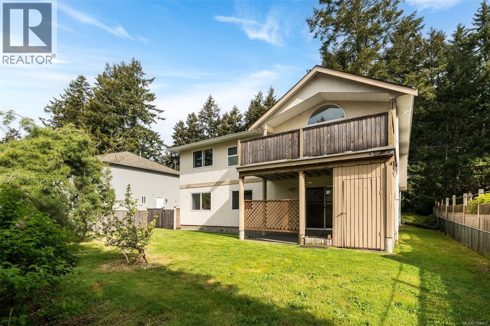 5272 Cordova Bay Rd, Saanich, British Columbia