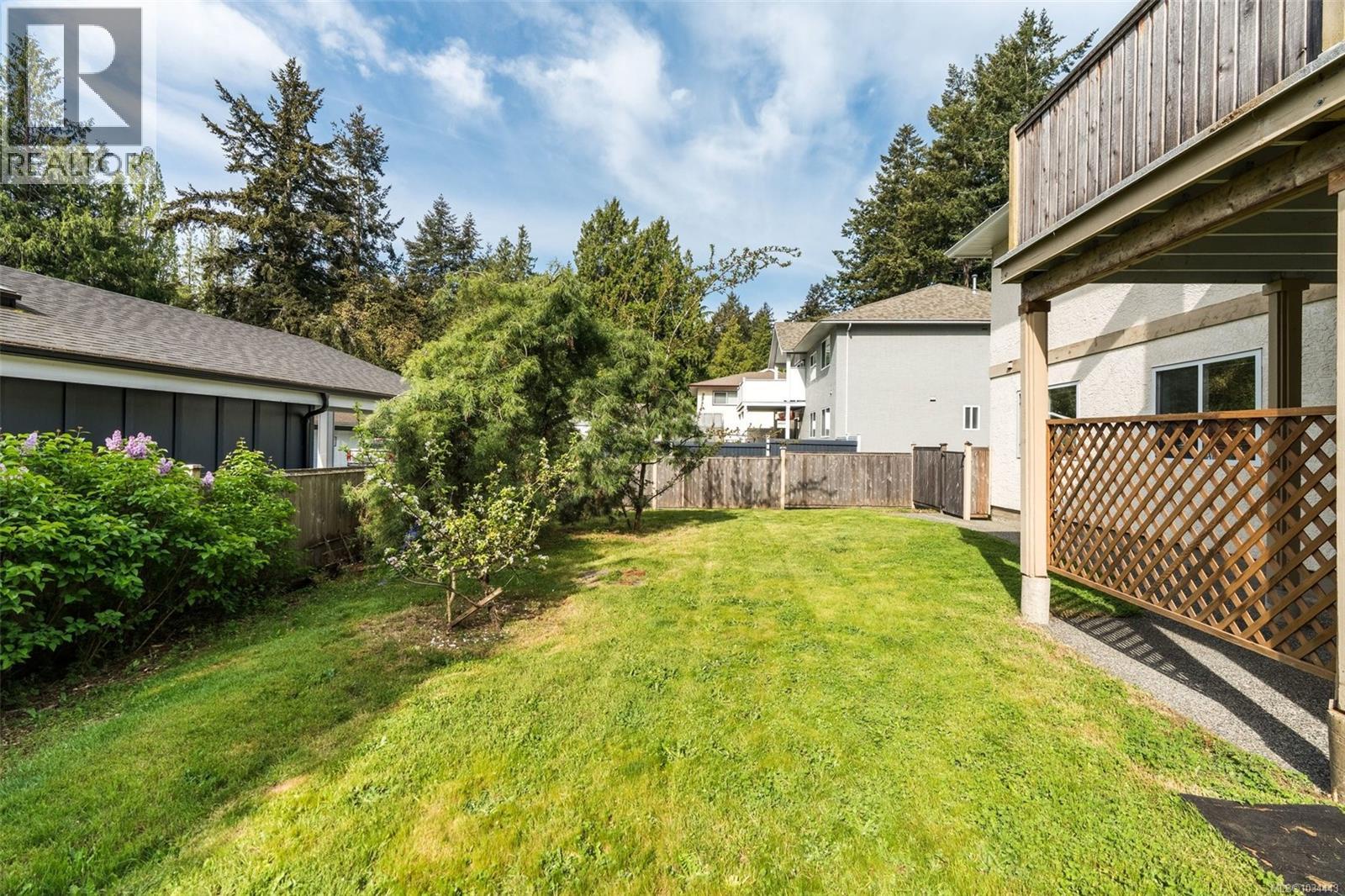 5272 Cordova Bay Rd, Saanich, British Columbia