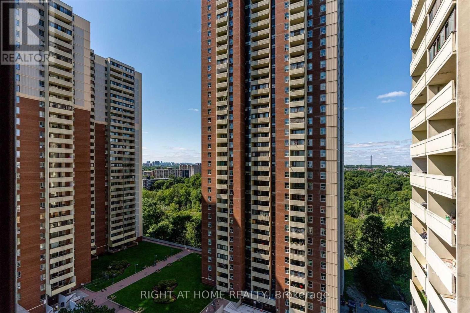 106 - 5 Massey Square, Toronto (crescent Town), Ontario