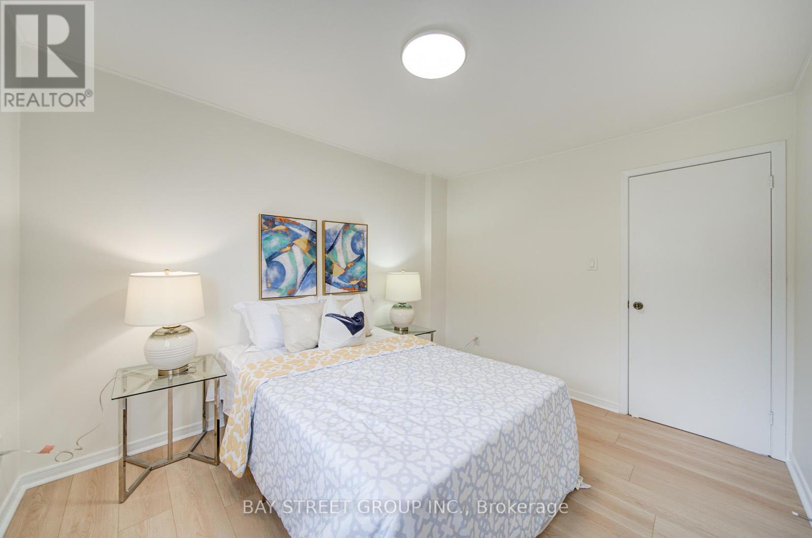 108 Courville Coachway, Toronto (pleasant View), Ontario