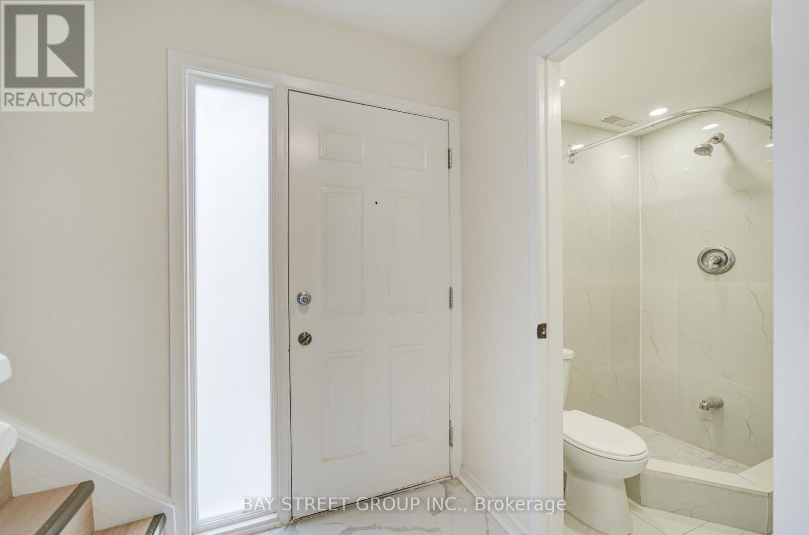 108 Courville Coachway, Toronto (pleasant View), Ontario