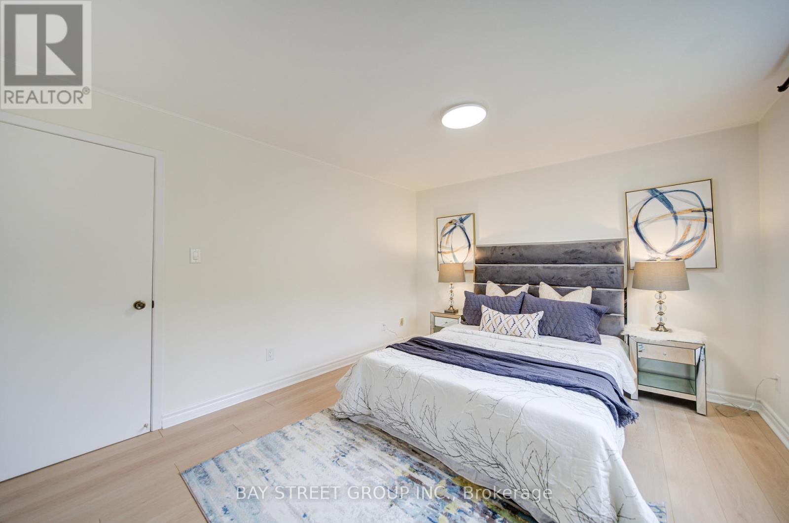 108 Courville Coachway, Toronto (pleasant View), Ontario