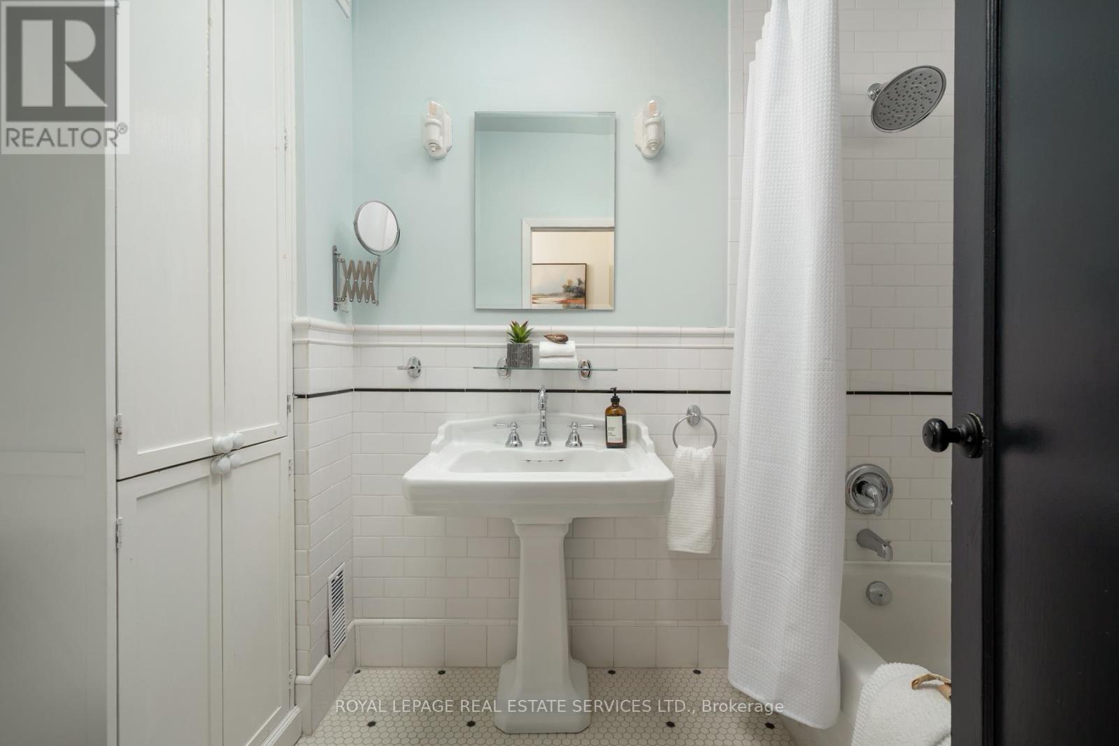 164 Munro Street, Toronto (south Riverdale), Ontario