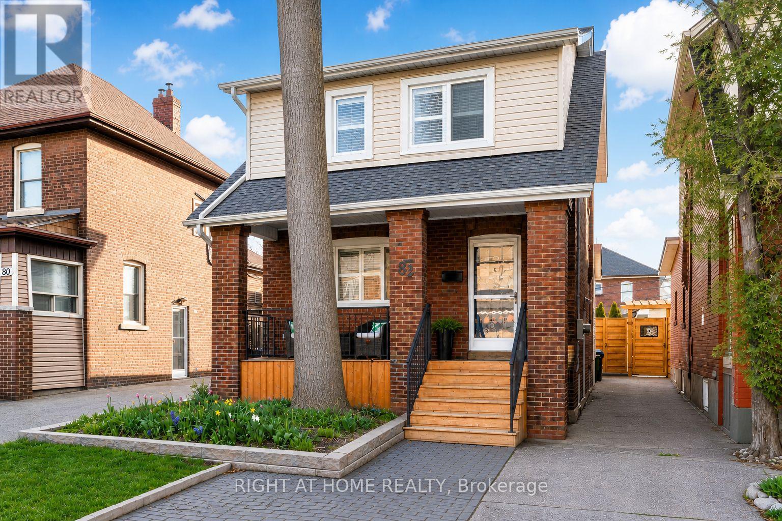 82 Ninth Street, Toronto (new Toronto), Ontario