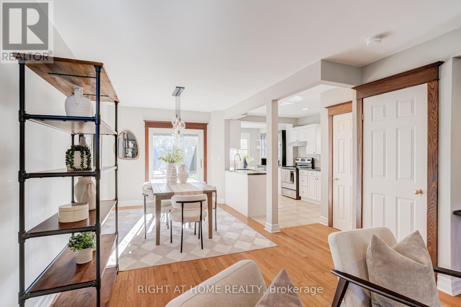 82 Ninth Street, Toronto (new Toronto), Ontario