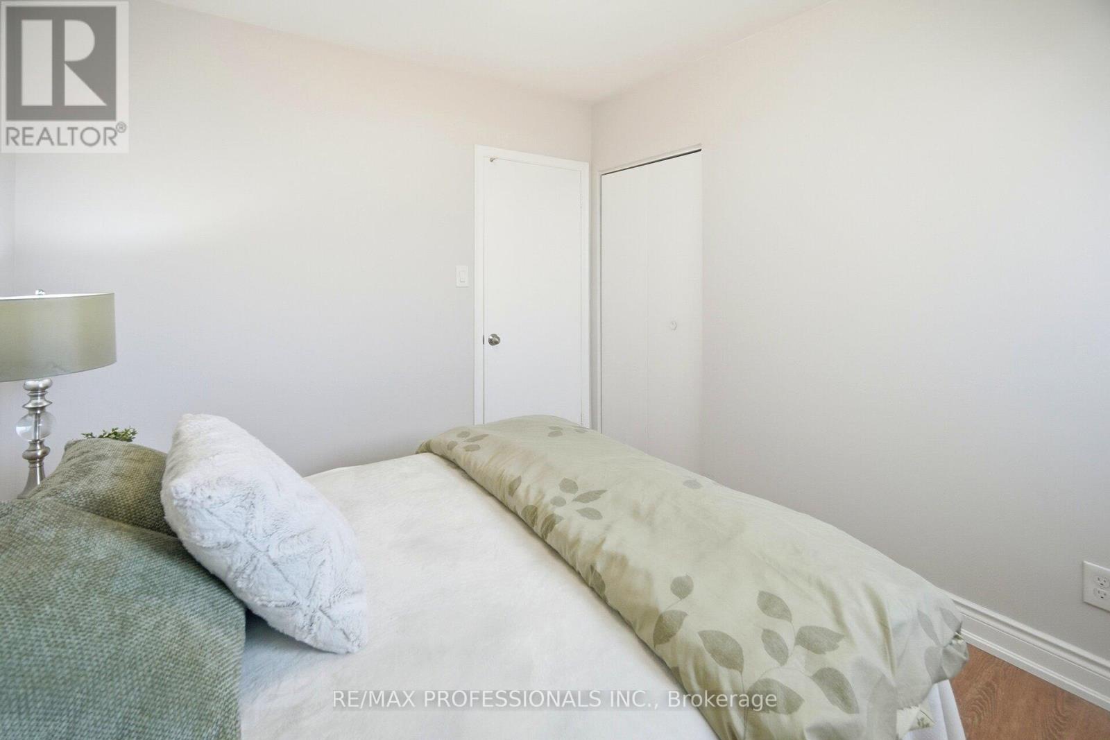 83 Spenvalley Drive, Toronto (glenfield-jane Heights), Ontario