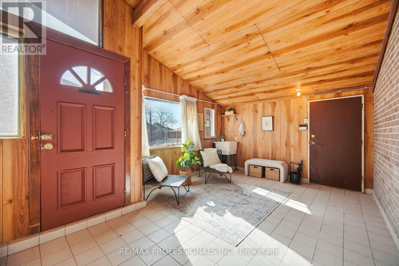 83 Spenvalley Drive, Toronto (glenfield-jane Heights), Ontario