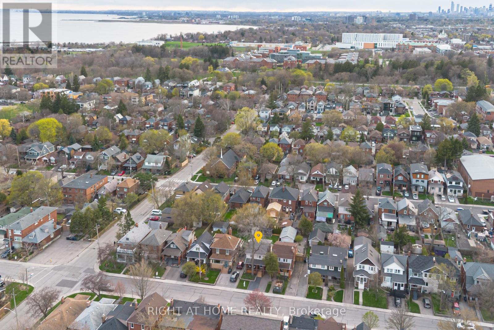 82 Ninth Street, Toronto (new Toronto), Ontario