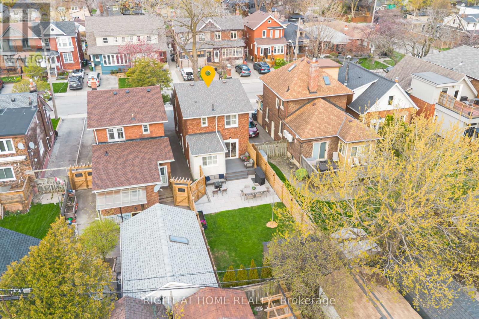 82 Ninth Street, Toronto (new Toronto), Ontario