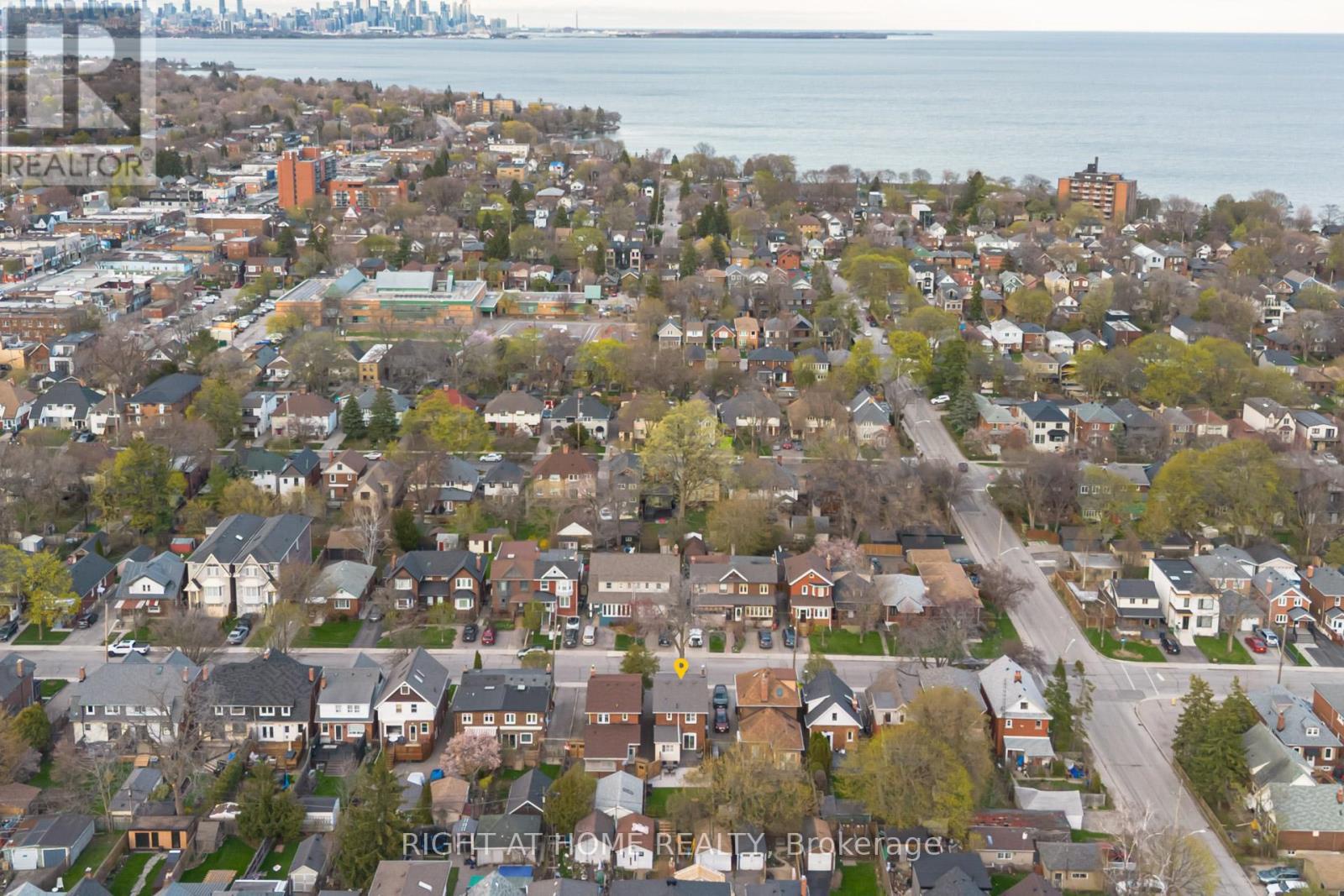 82 Ninth Street, Toronto (new Toronto), Ontario