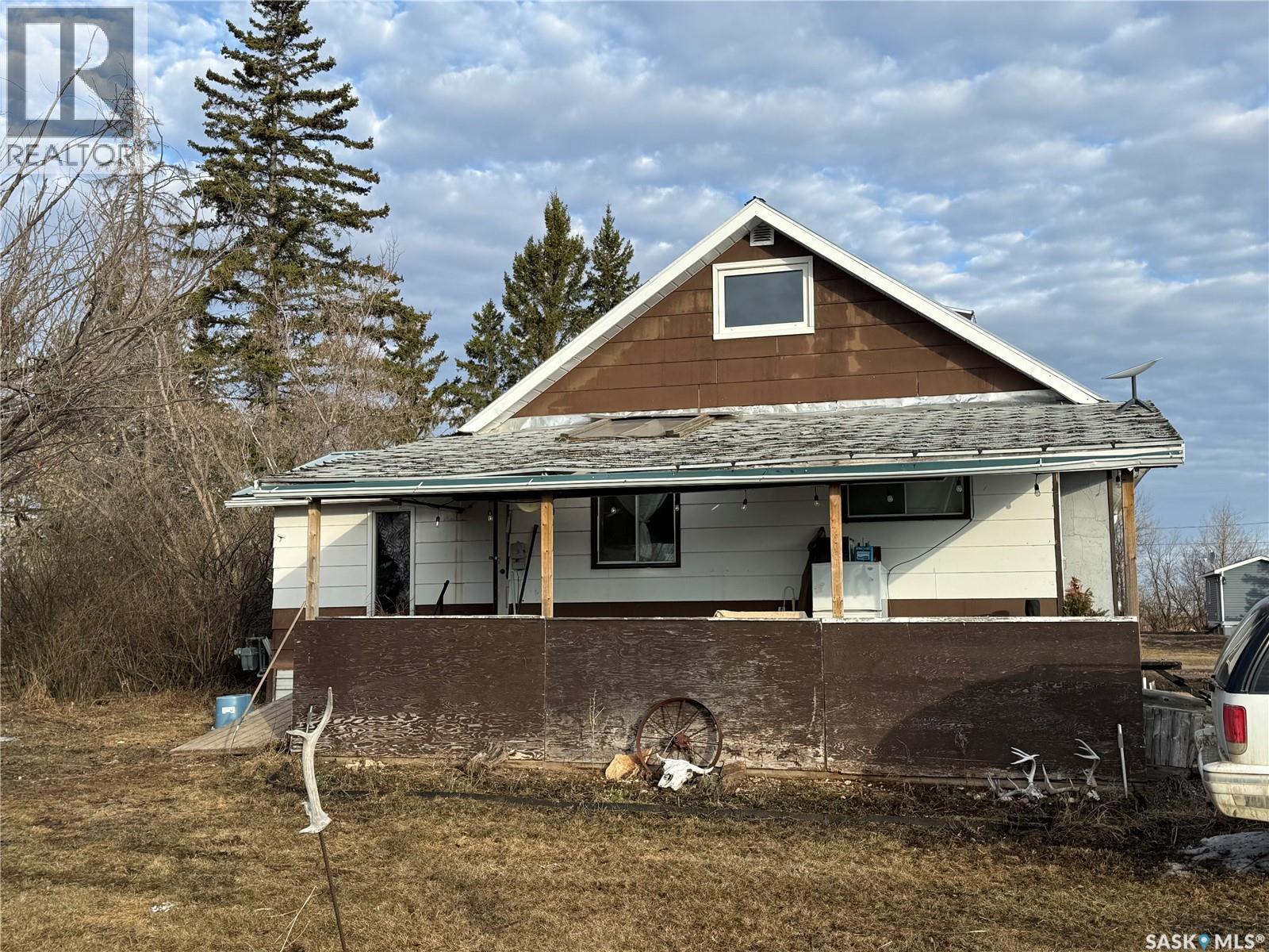 731 W 1st Street, Weekes, Saskatchewan