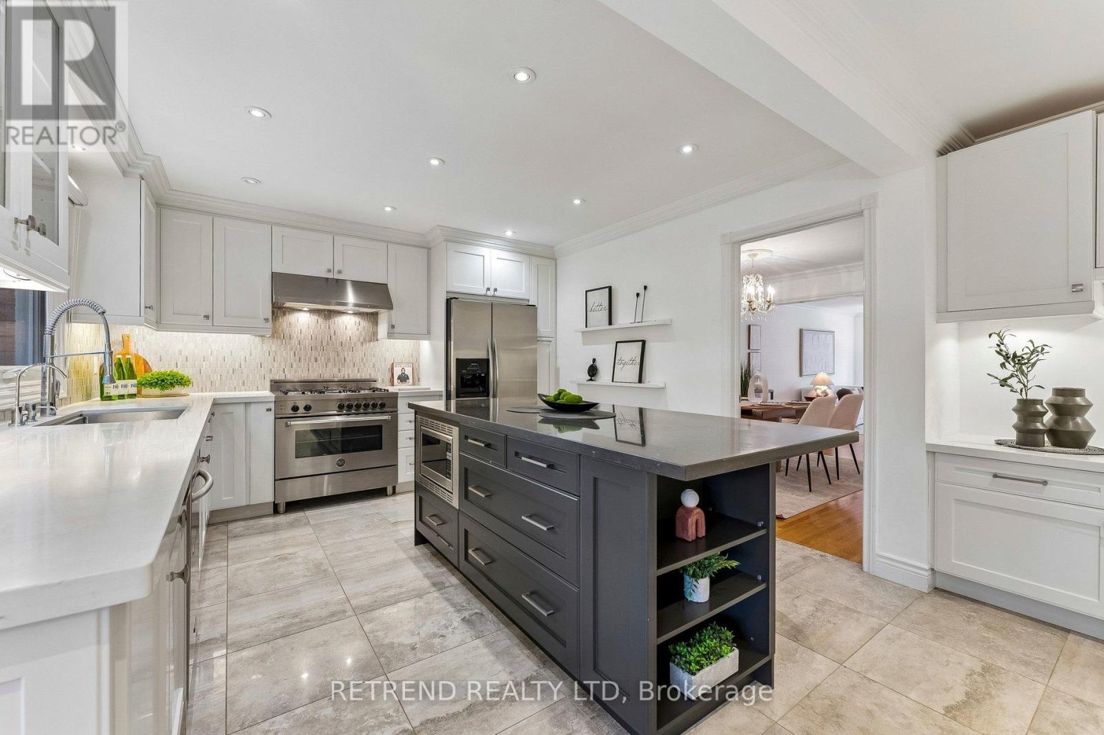 111 Hillcrest Avenue, Toronto (willowdale East), Ontario