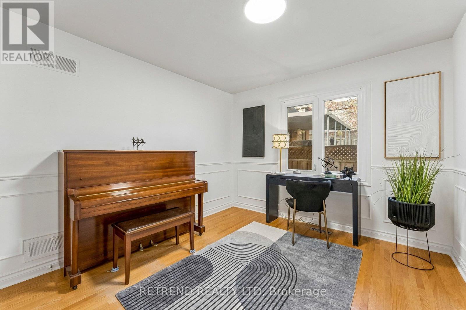 111 Hillcrest Avenue, Toronto (willowdale East), Ontario