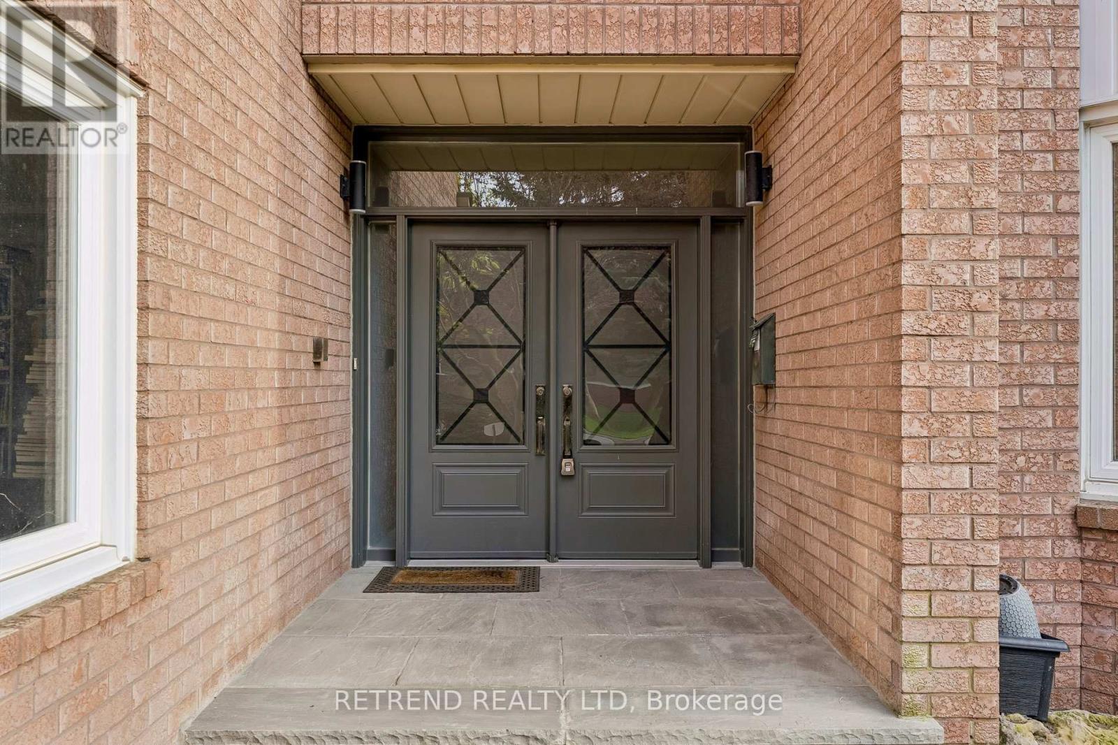 111 Hillcrest Avenue, Toronto (willowdale East), Ontario