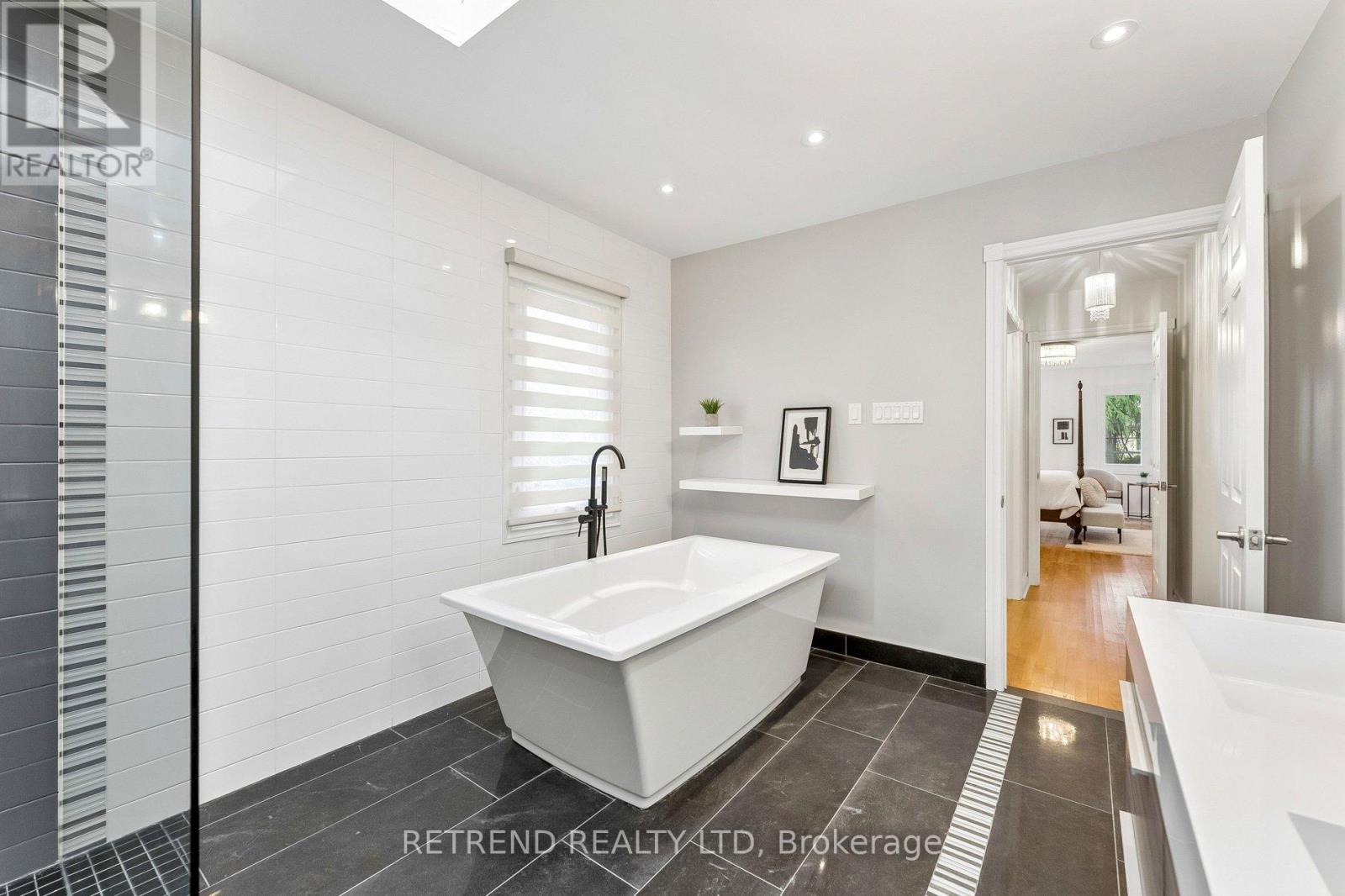 111 Hillcrest Avenue, Toronto (willowdale East), Ontario