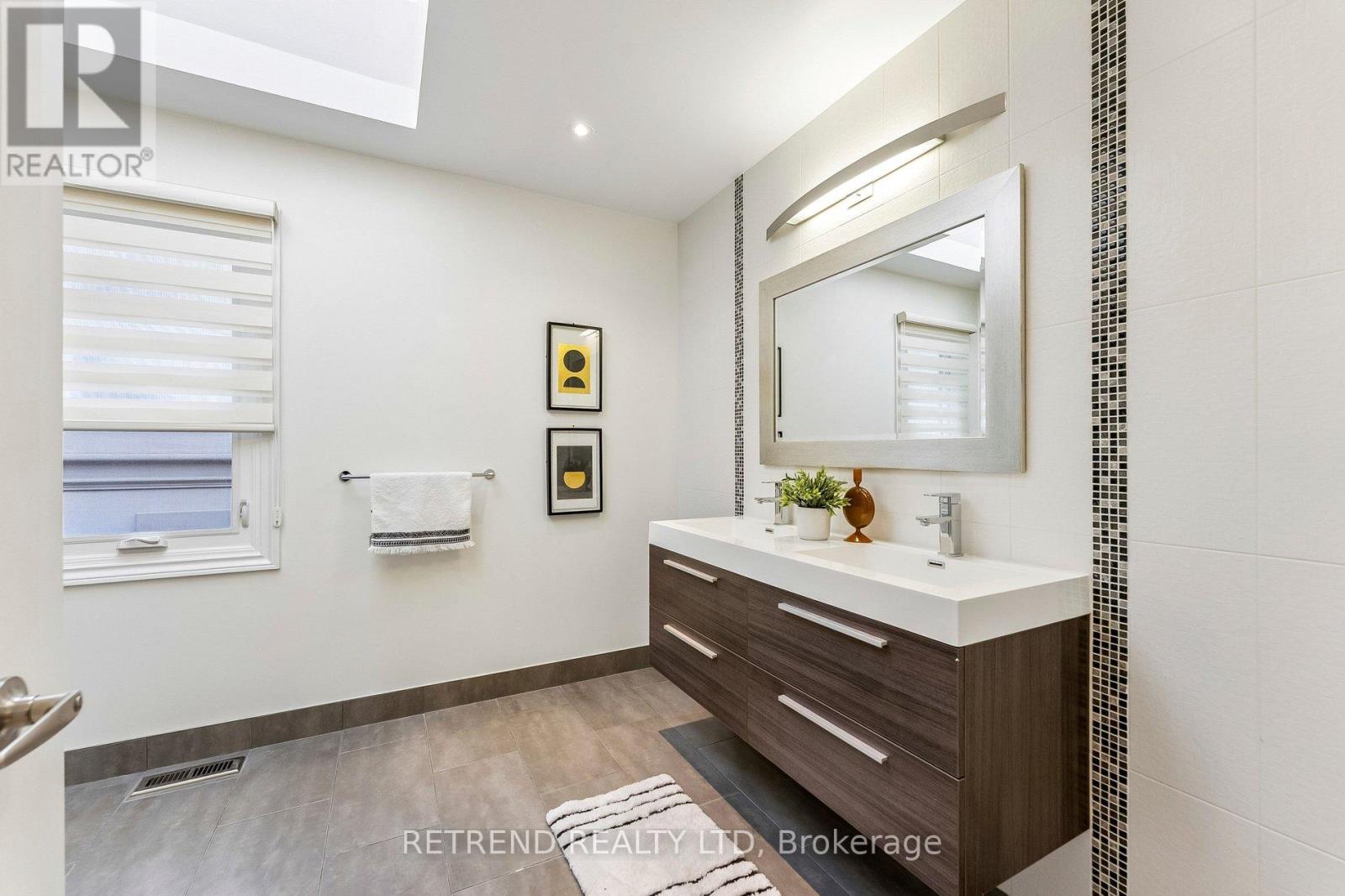 111 Hillcrest Avenue, Toronto (willowdale East), Ontario