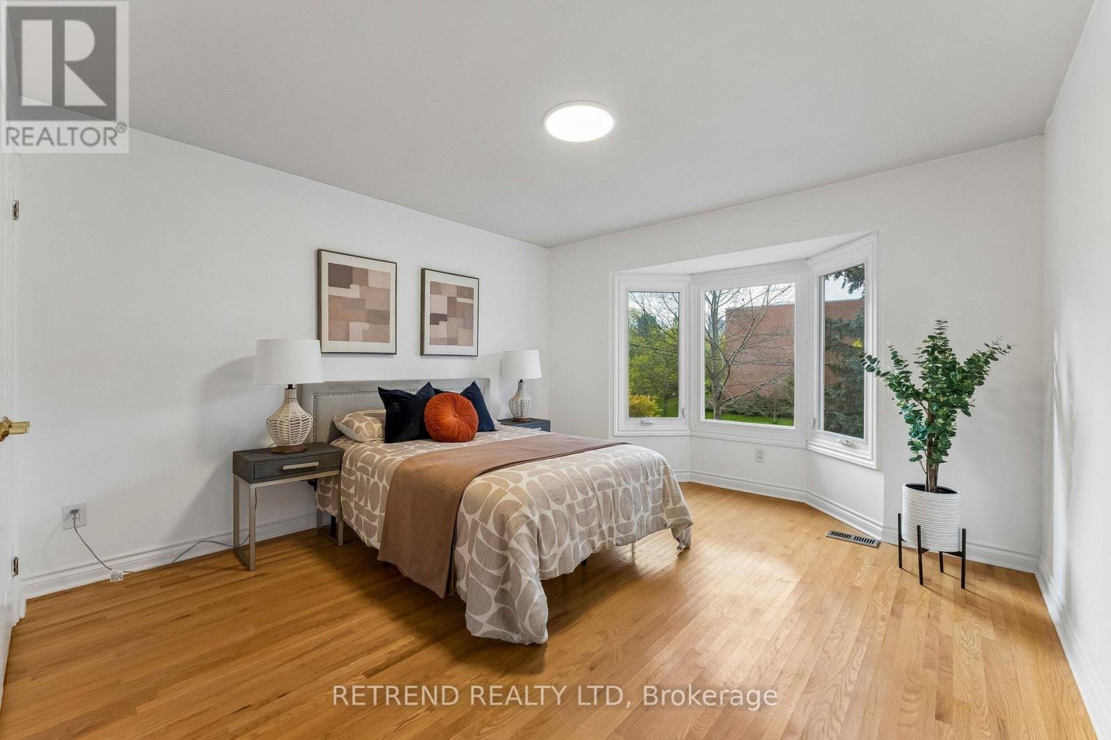 111 Hillcrest Avenue, Toronto (willowdale East), Ontario