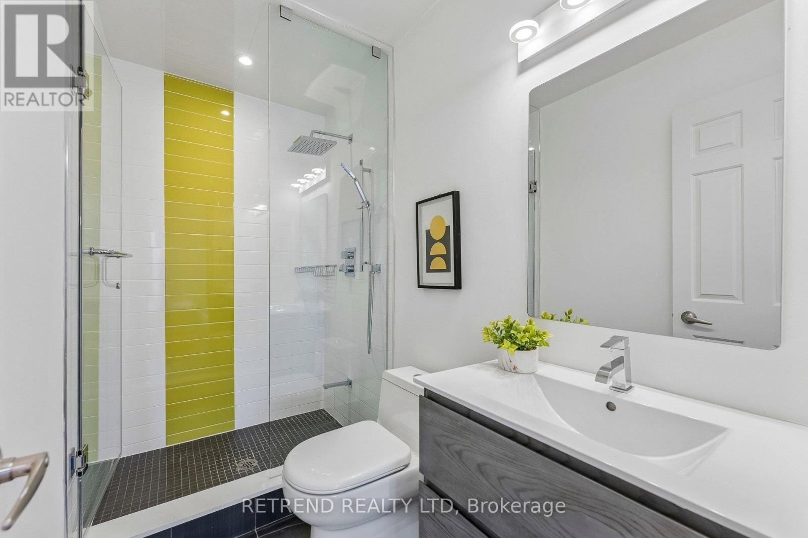 111 Hillcrest Avenue, Toronto (willowdale East), Ontario