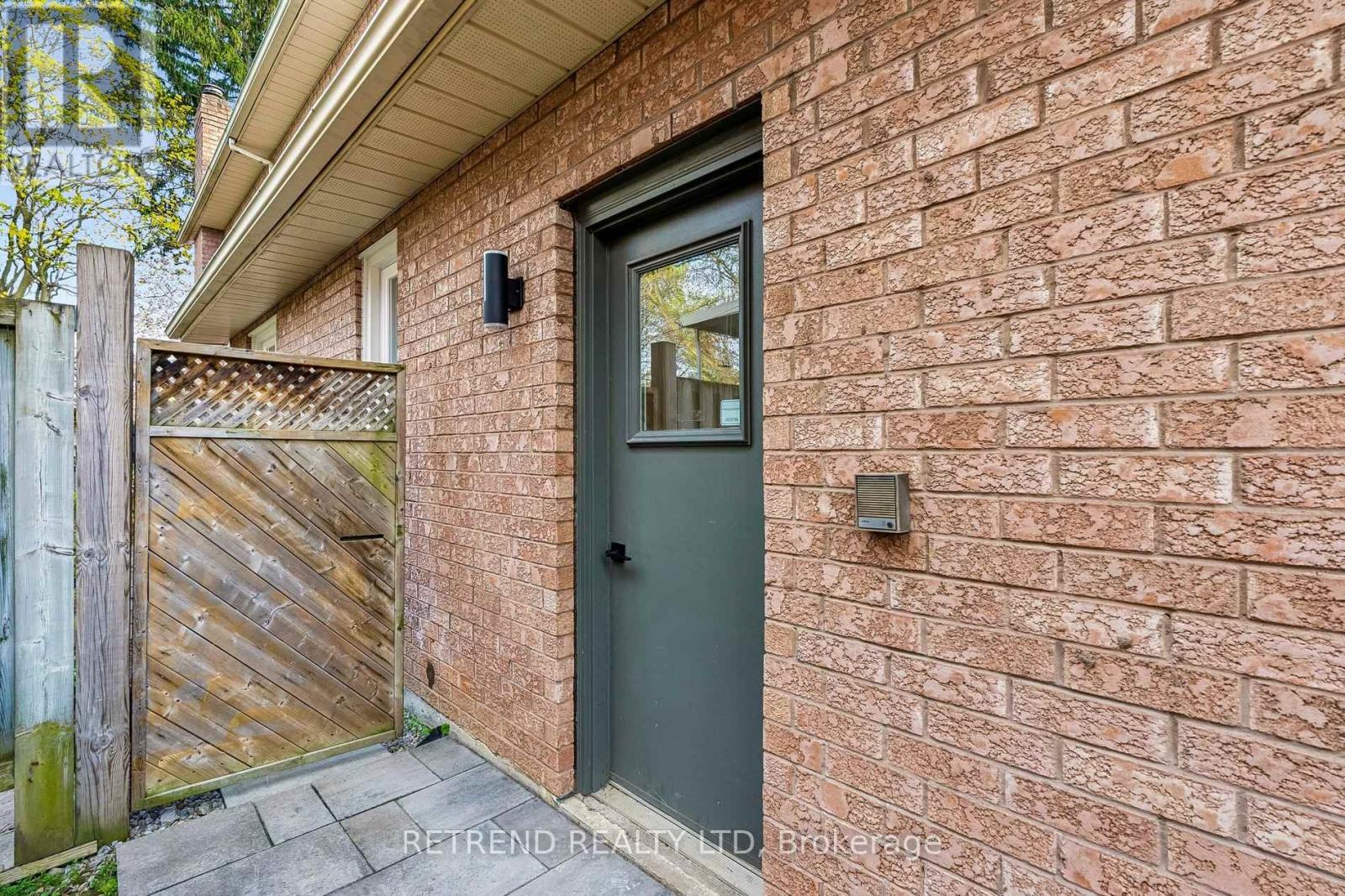111 Hillcrest Avenue, Toronto (willowdale East), Ontario