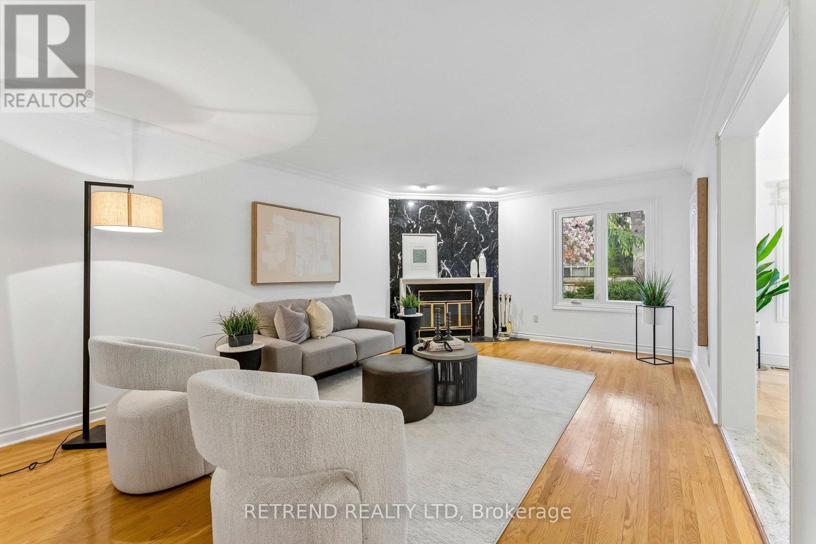 111 Hillcrest Avenue, Toronto (willowdale East), Ontario