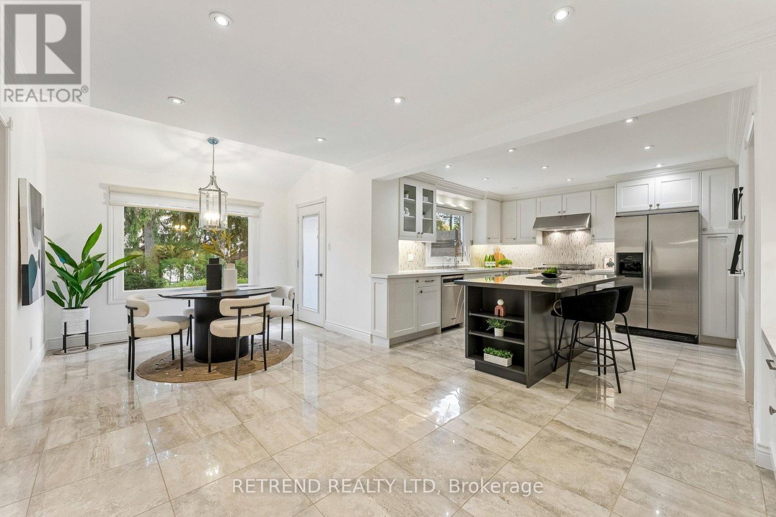 111 Hillcrest Avenue, Toronto (willowdale East), Ontario