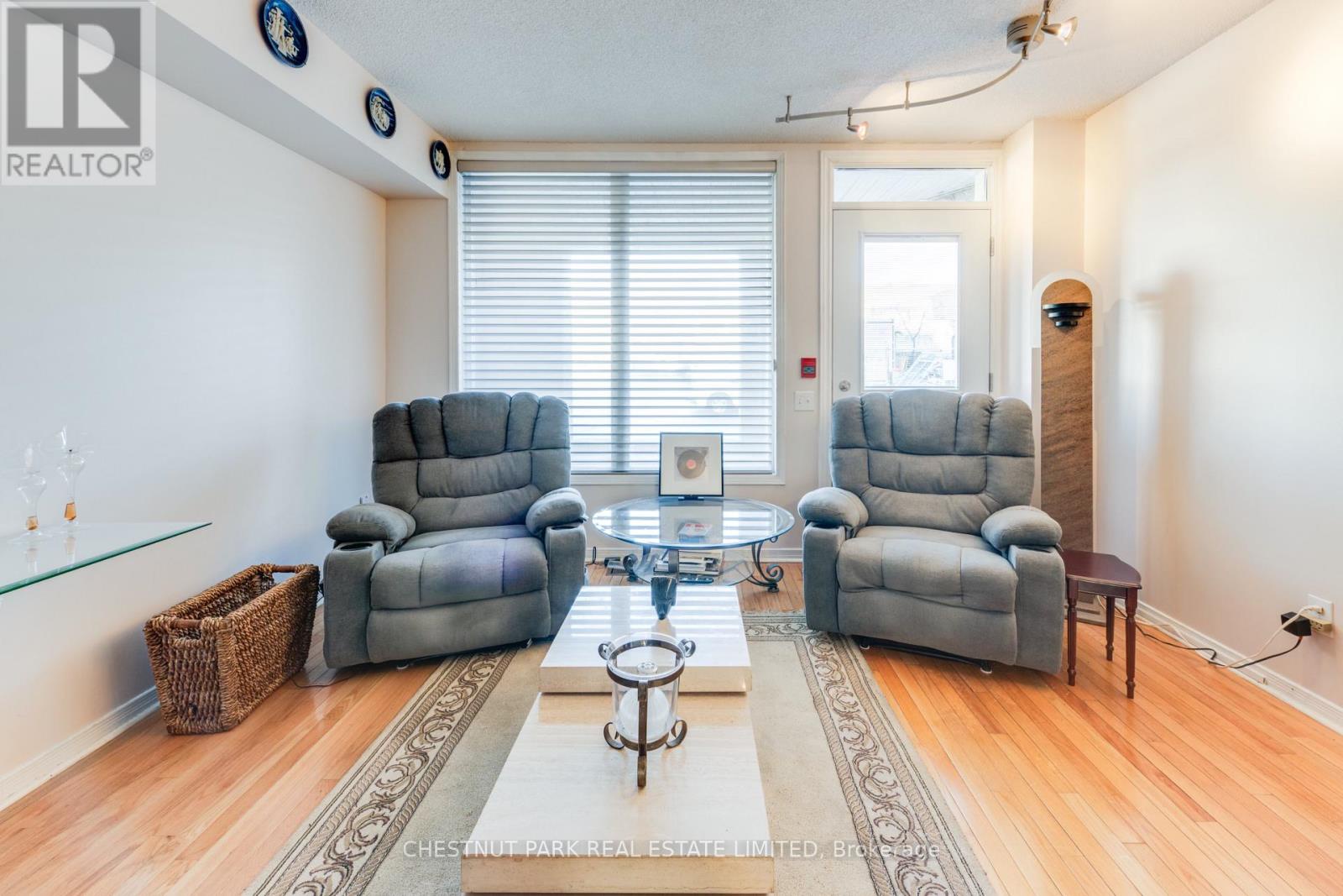 Th8 - 140 Bathurst Street, Toronto (niagara), Ontario